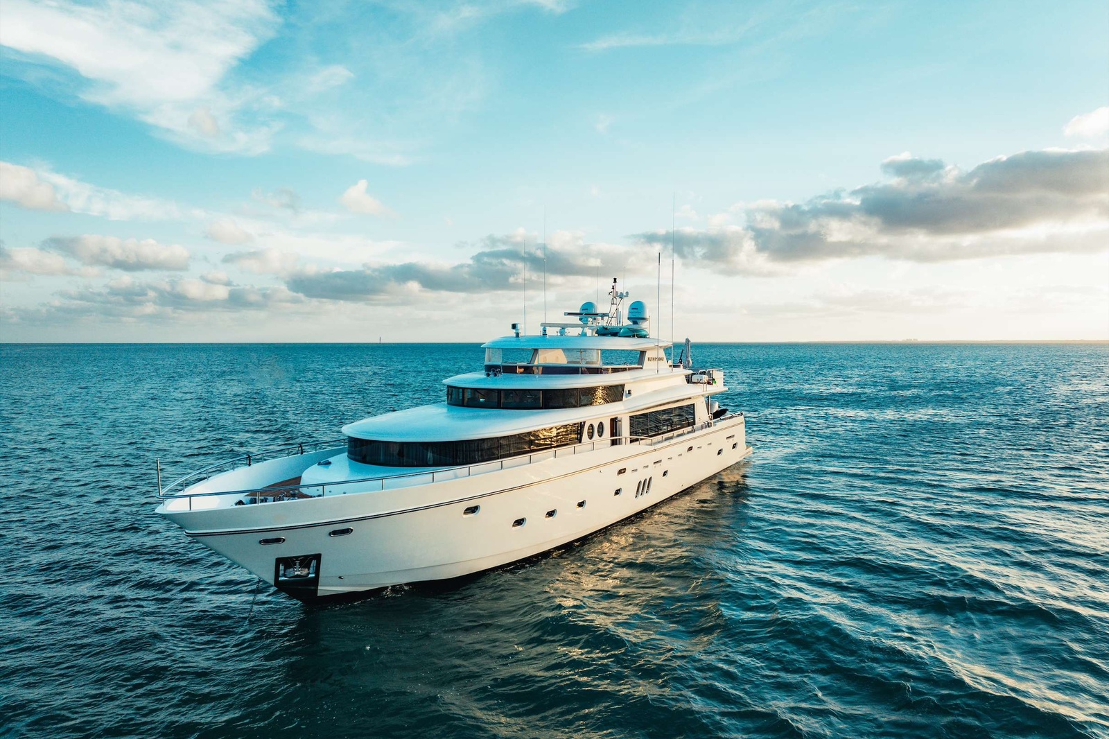 https://www.centralyachtagent.com/yachtadmin/yachtlg/yacht2696/2696brochure1.jpg