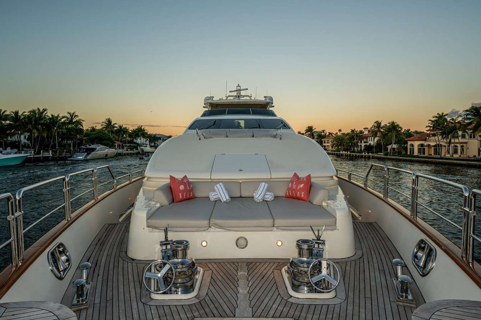 https://www.centralyachtagent.com/yachtadmin/yachtlg/yacht3306/3306brochure19.jpg