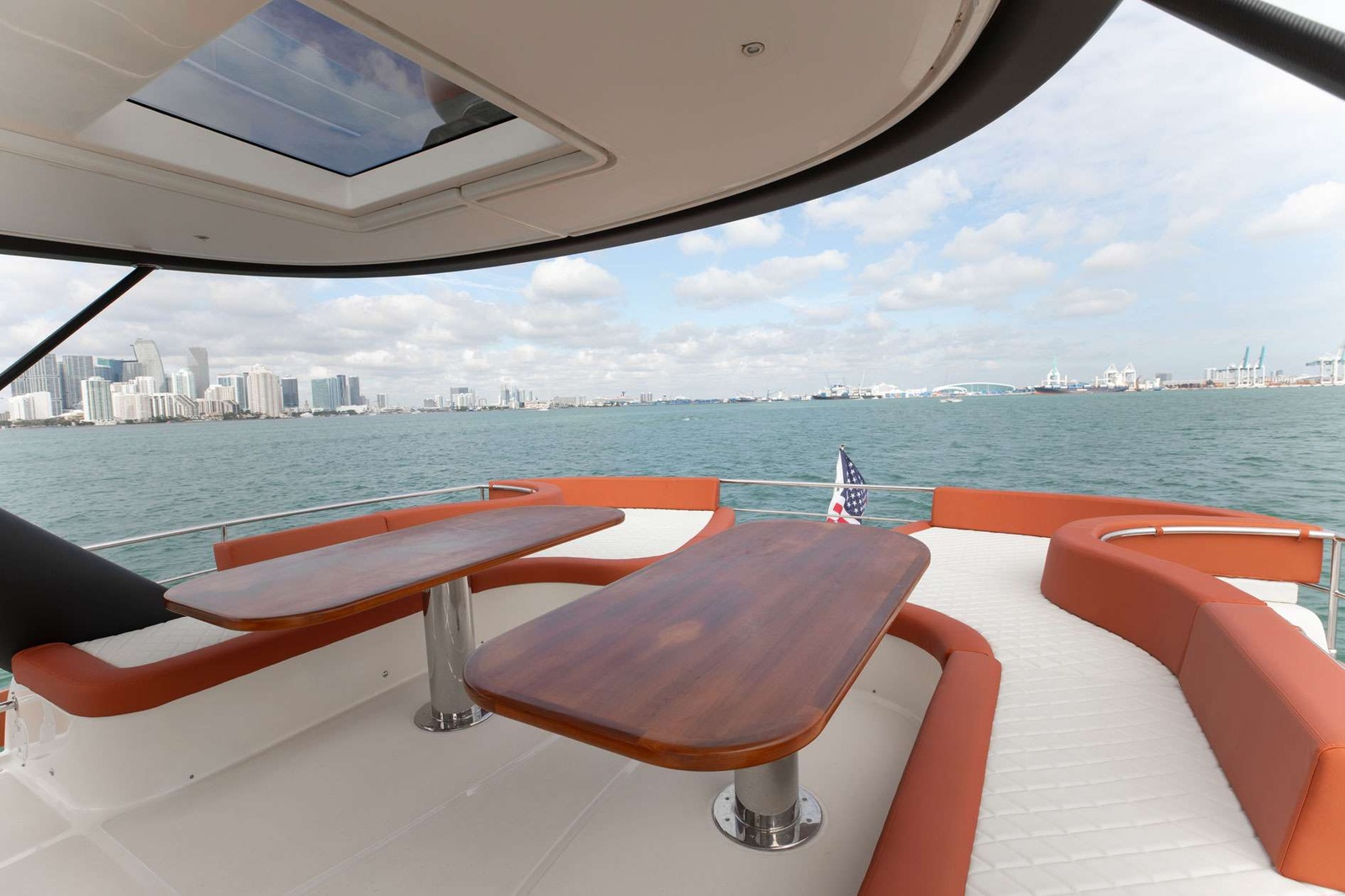 https://www.centralyachtagent.com/yachtadmin/yachtlg/yacht3771/3771brochure15.jpg