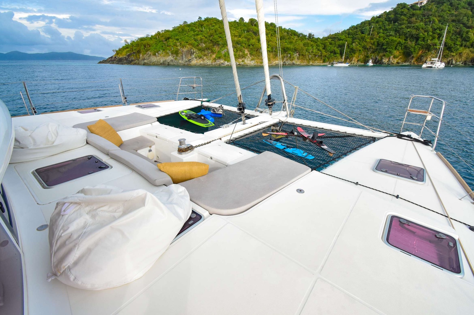 https://www.centralyachtagent.com/yachtadmin/yachtlg/yacht4572/4572brochure4.jpg