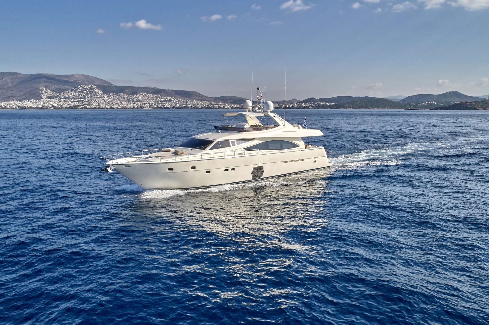 JULIE M is an exceptional yacht: filled with light throughout, contemporary interior design using light oak wood and leather, lots of toys and impeccable service, this Ferretti 830 offers the top charter experience in Greece. Let yourself be charmed!