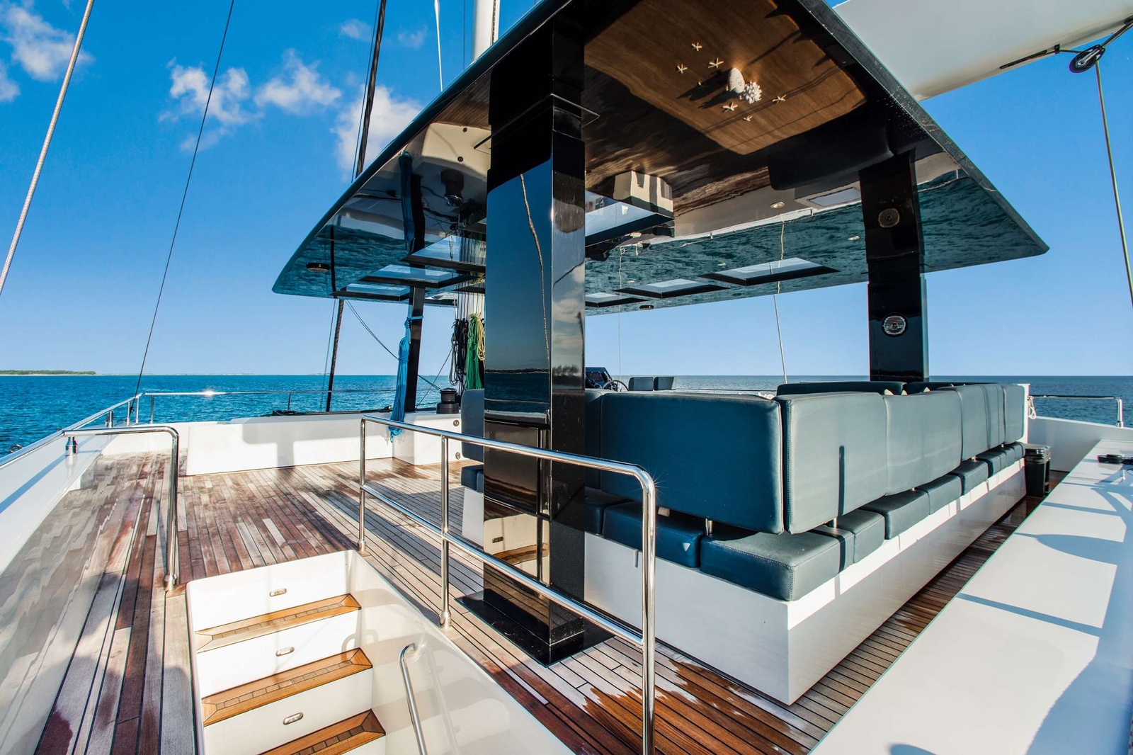 https://www.centralyachtagent.com/yachtadmin/yachtlg/yacht4866/4866brochure5.jpg