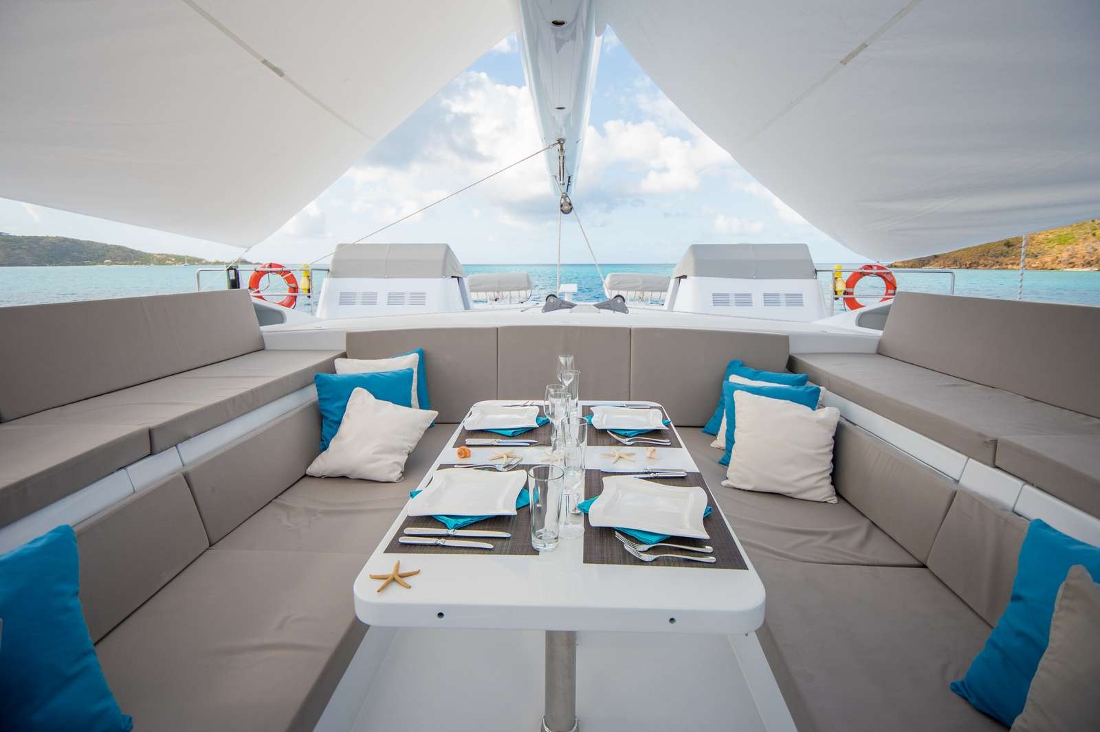 https://www.centralyachtagent.com/yachtadmin/yachtlg/yacht5223/5223brochure13.jpg