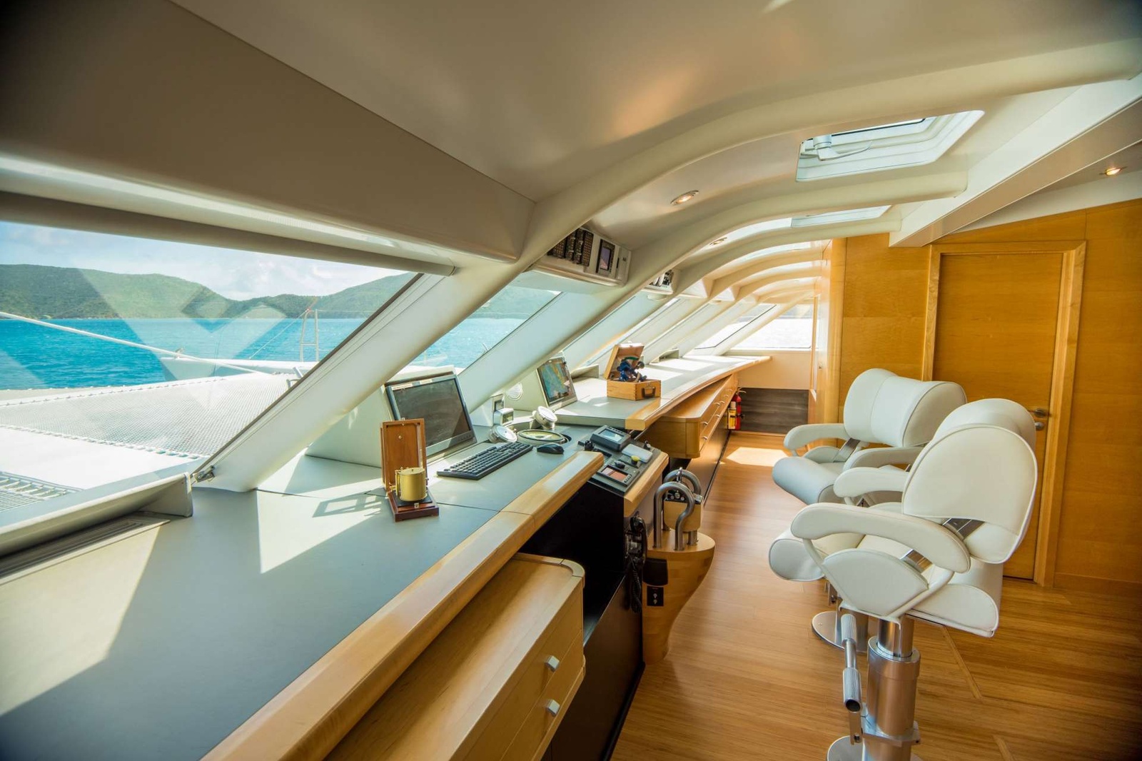 https://www.centralyachtagent.com/yachtadmin/yachtlg/yacht5223/5223brochure18.jpg