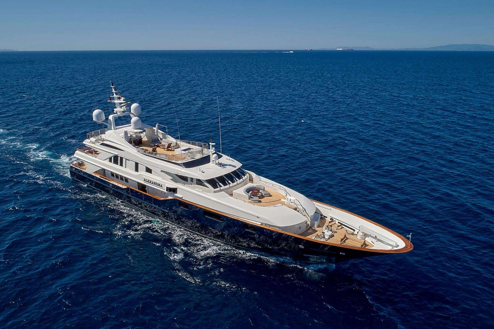 https://www.centralyachtagent.com/yachtadmin/yachtlg/yacht5477/5477brochure1.jpg