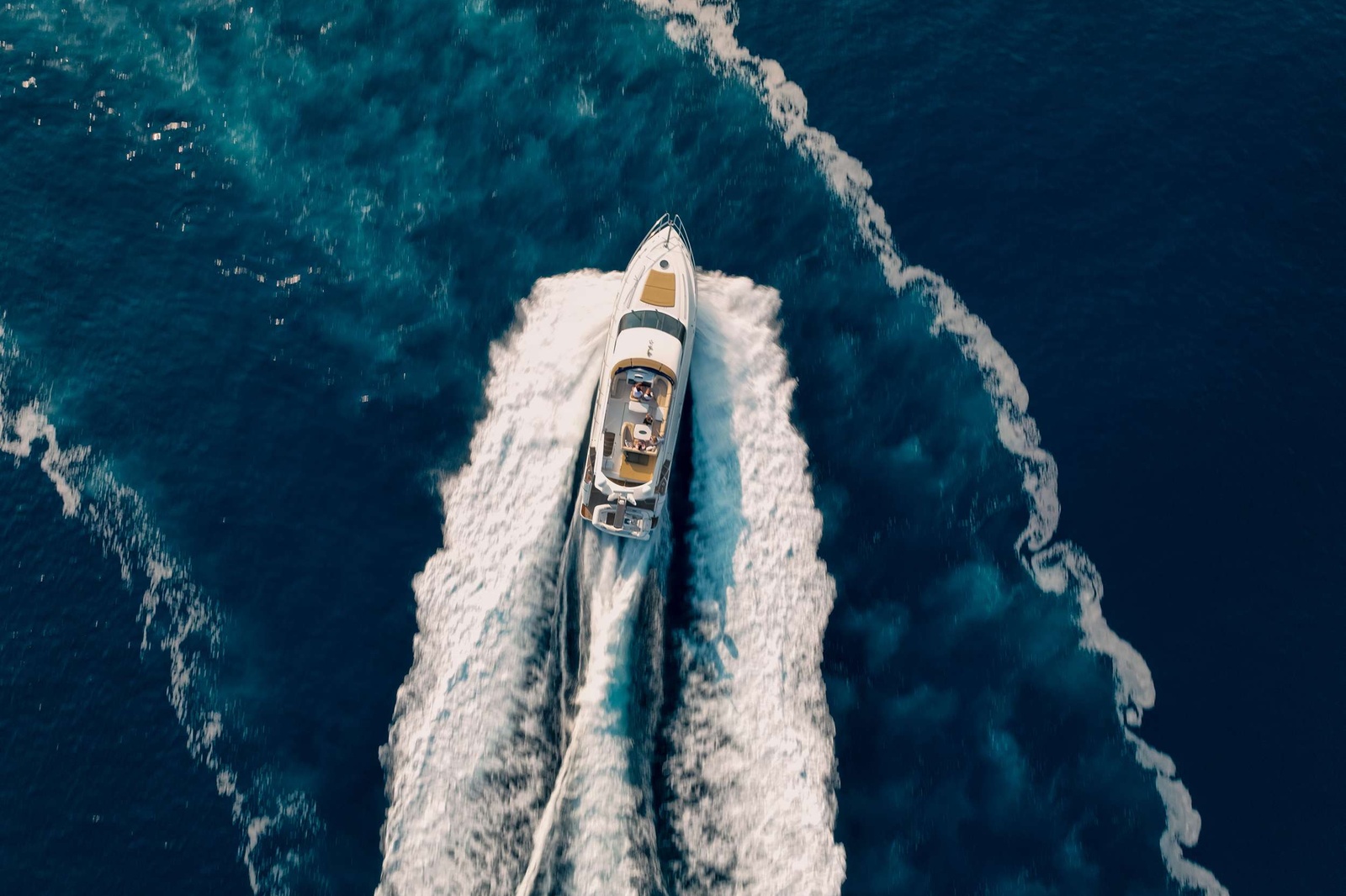 https://www.centralyachtagent.com/yachtadmin/yachtlg/yacht5544/5544brochure4.jpg