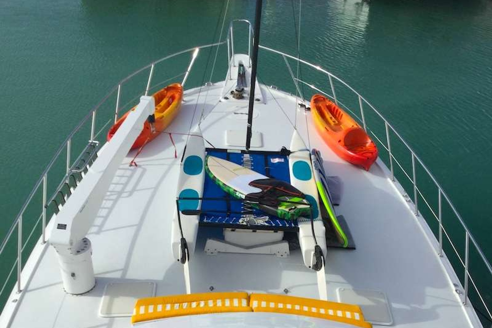 Foredeck with seating & toys