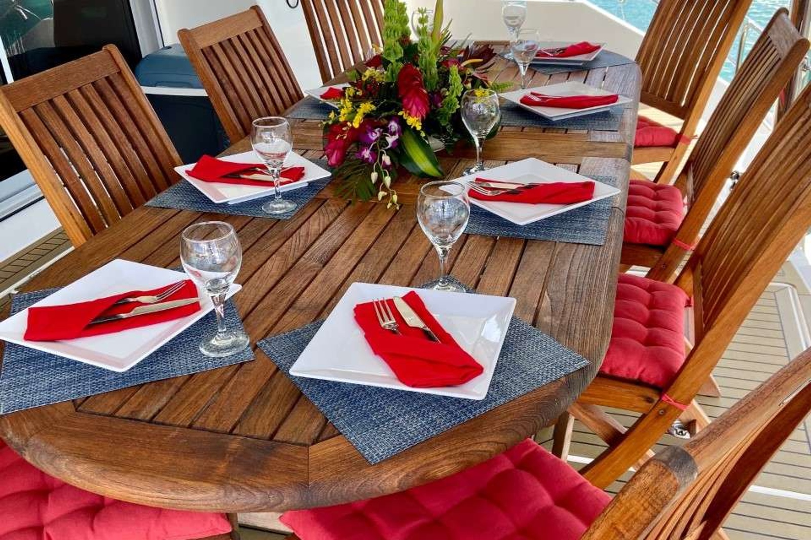 Alfresco dining for up to 10 on the open aft deck.