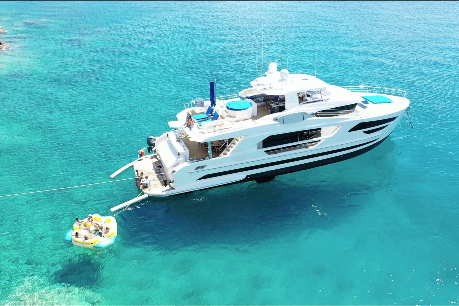 https://www.centralyachtagent.com/yachtadmin/yachtlg/yacht6096/6096brochure1.jpg