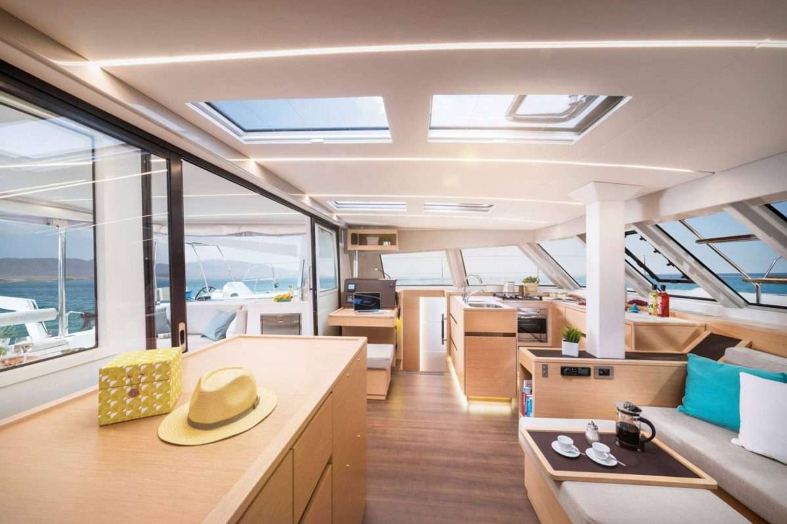 https://www.centralyachtagent.com/yachtadmin/yachtlg/yacht6184/6184brochure10.jpg