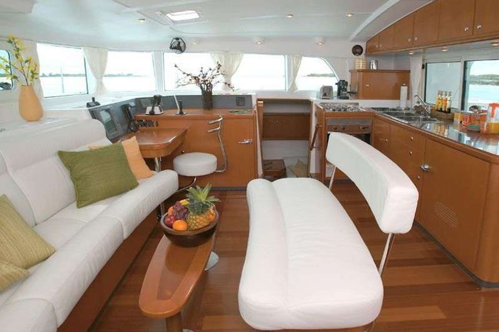 https://www.centralyachtagent.com/yachtadmin/yachtlg/yacht6634/6634brochure2.jpg