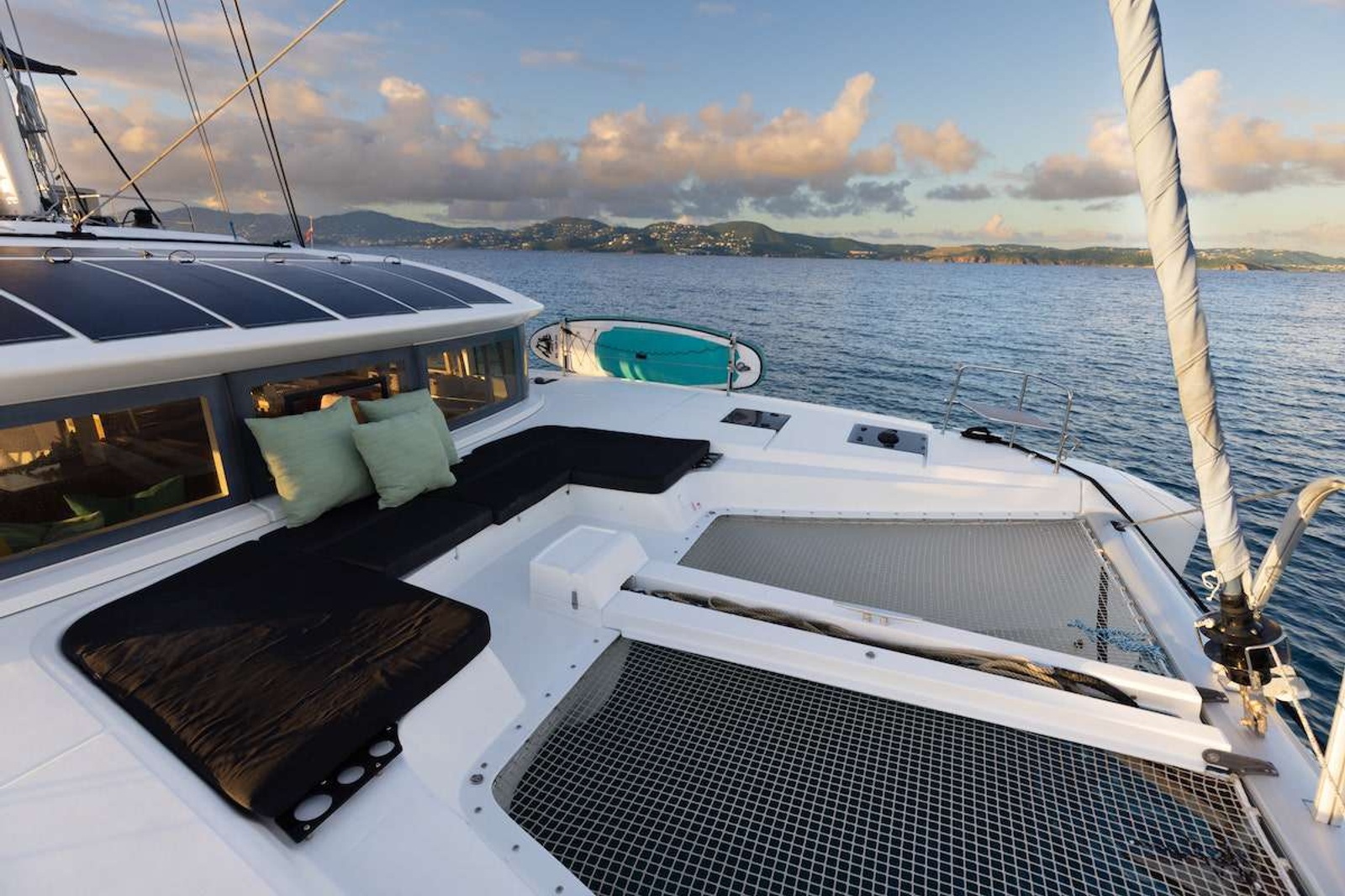 https://www.centralyachtagent.com/yachtadmin/yachtlg/yacht6677/6677brochure4.jpg