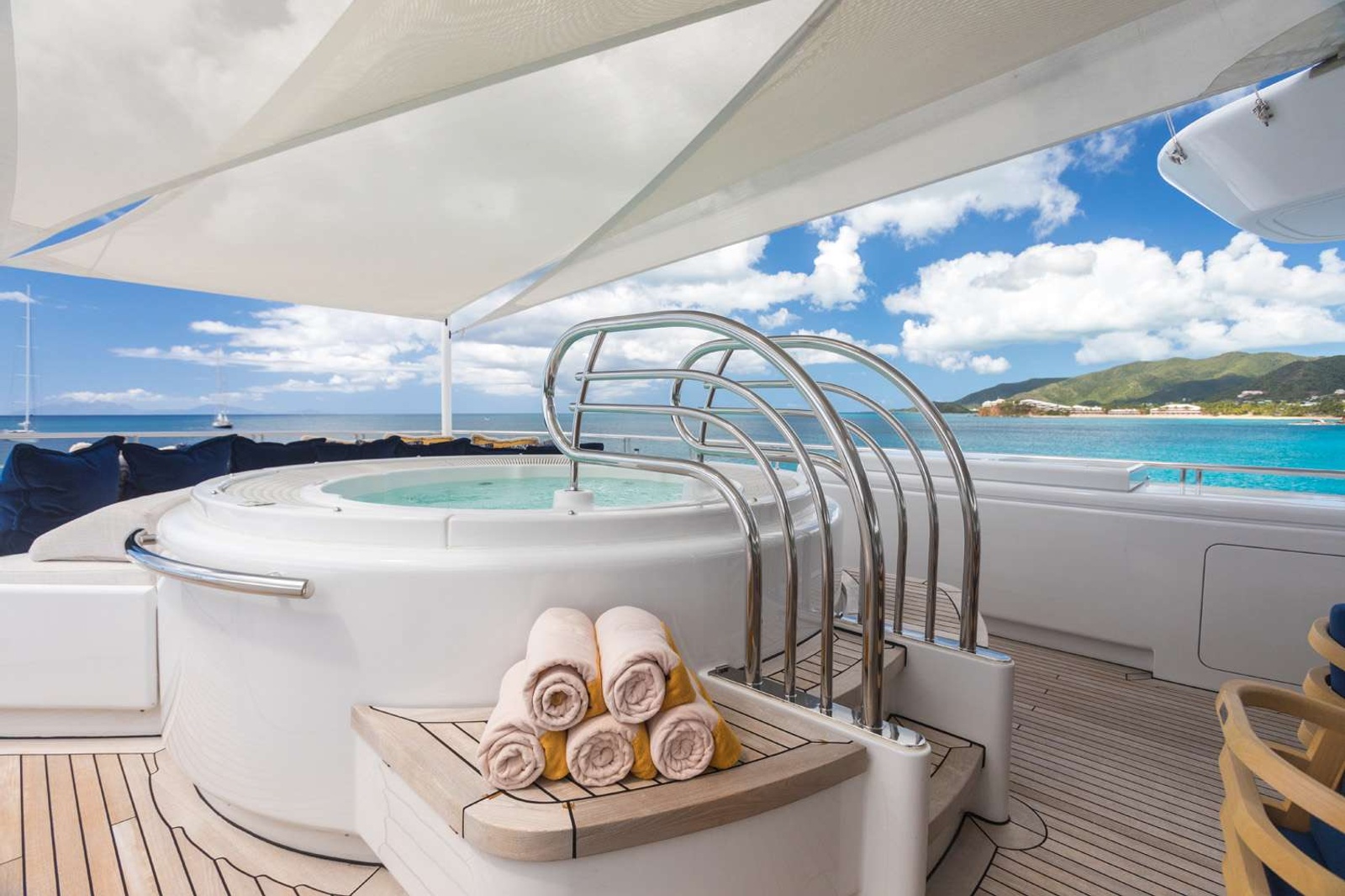 https://www.centralyachtagent.com/yachtadmin/yachtlg/yacht6707/6707brochure5.jpg