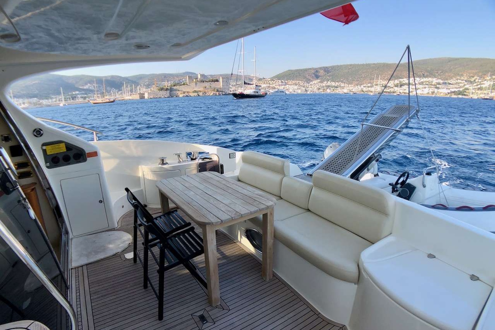 https://www.centralyachtagent.com/yachtadmin/yachtlg/yacht6734/6734brochure5.jpg