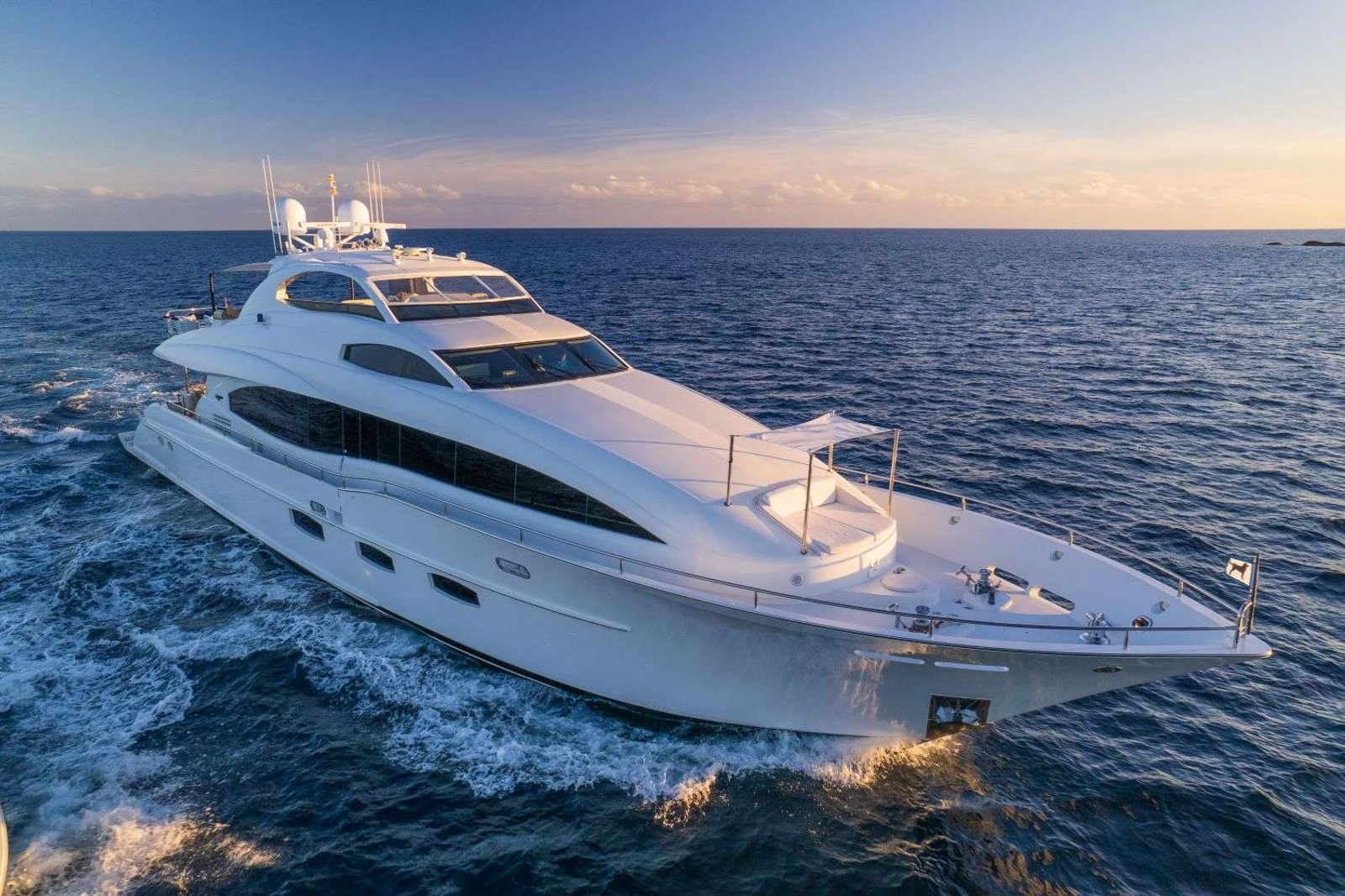 https://www.centralyachtagent.com/yachtadmin/yachtlg/yacht6945/6945brochure1.jpg