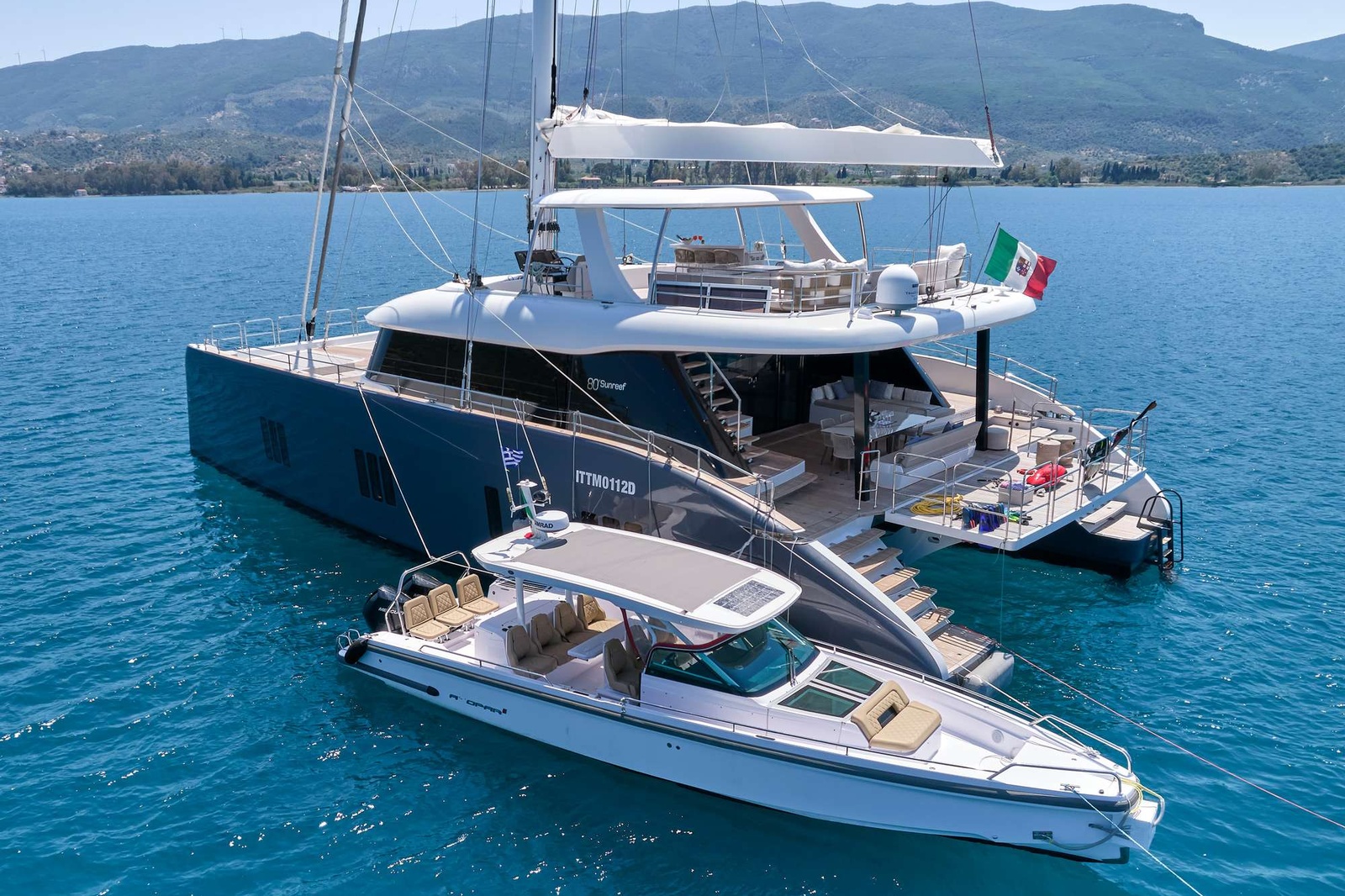 https://www.centralyachtagent.com/yachtadmin/yachtlg/yacht7014/7014brochure10.jpg