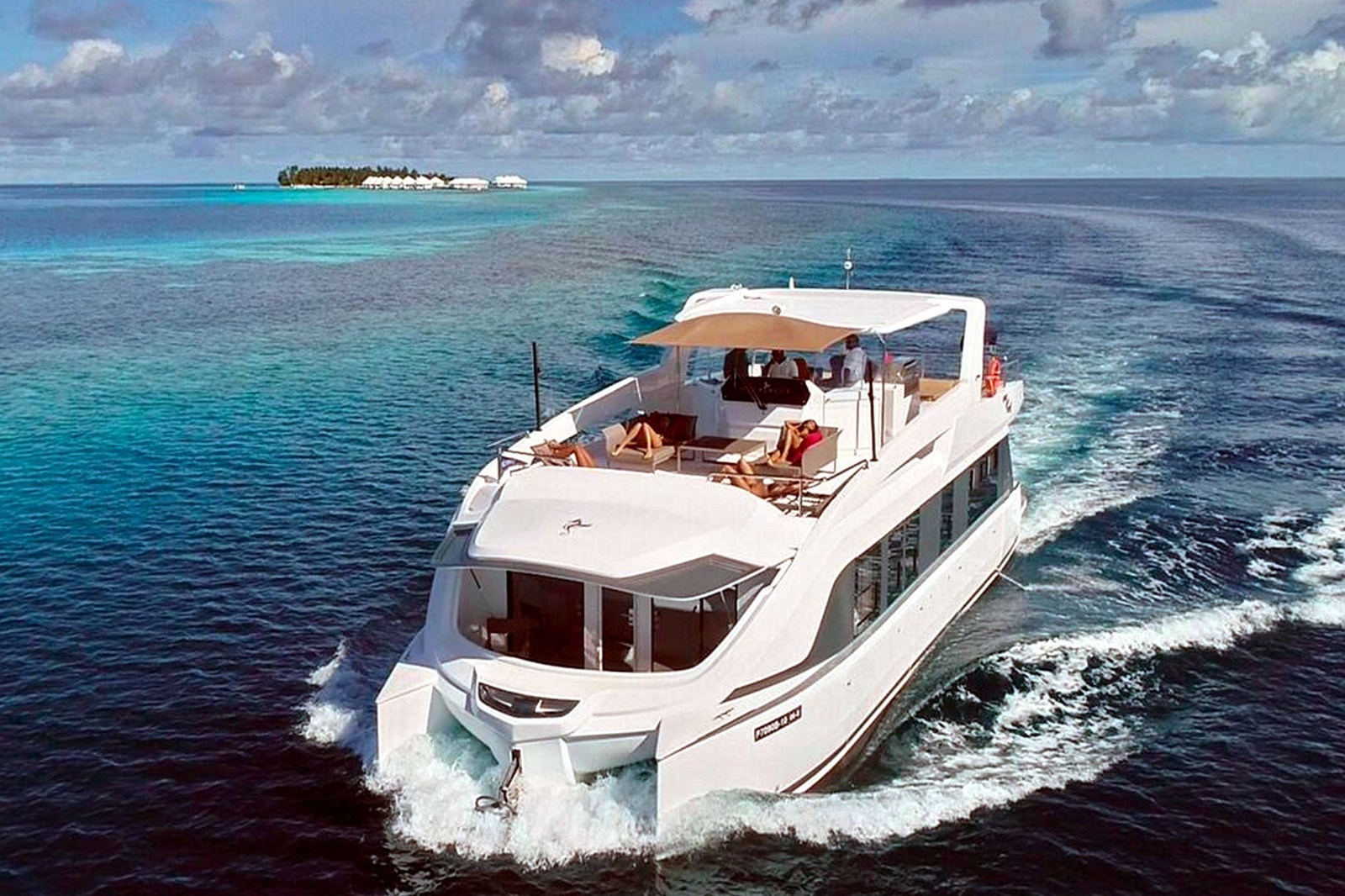 https://www.centralyachtagent.com/yachtadmin/yachtlg/yacht7049/7049brochure4.jpg