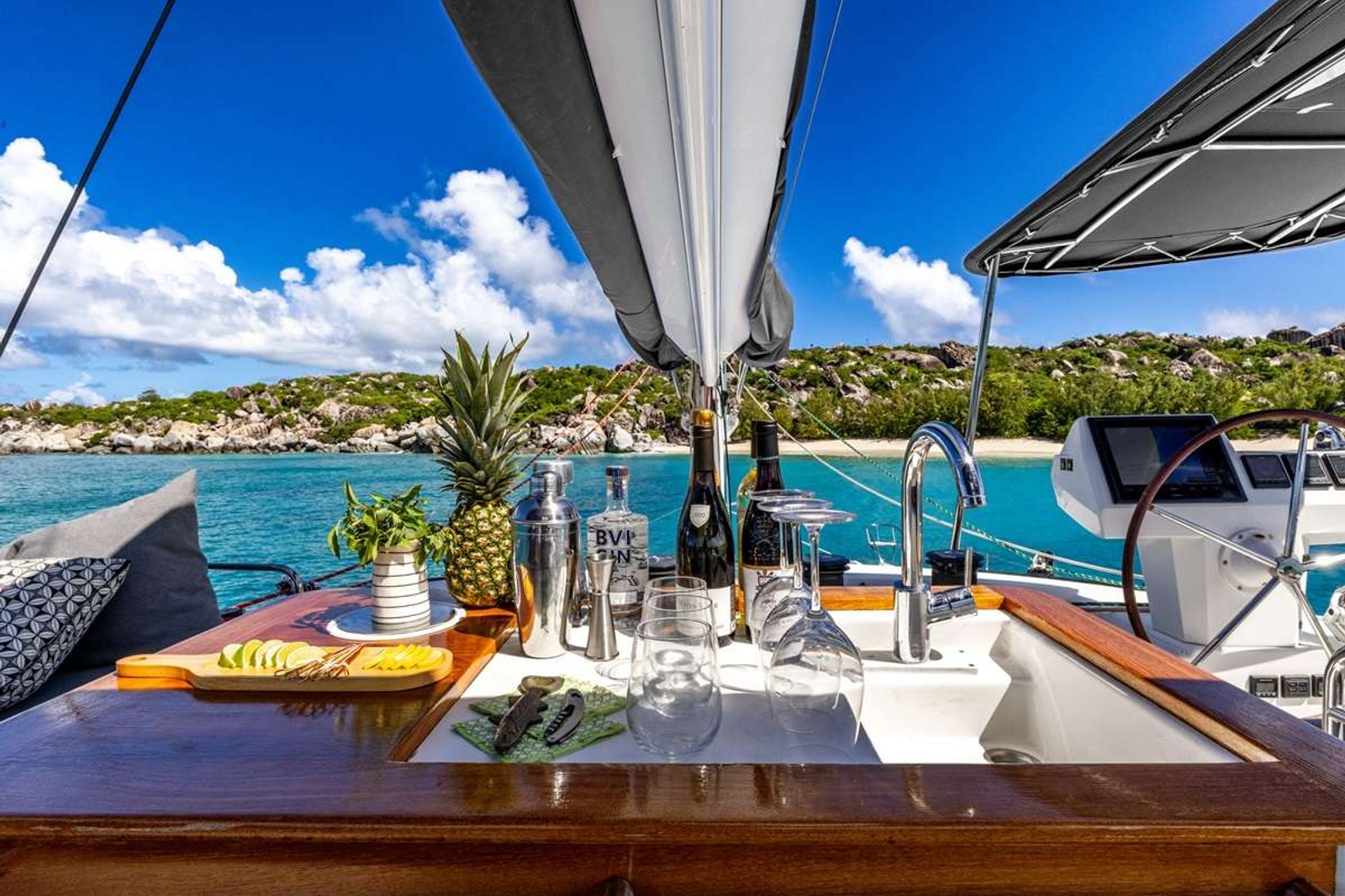 https://www.centralyachtagent.com/yachtadmin/yachtlg/yacht7107/7107brochure13.jpg