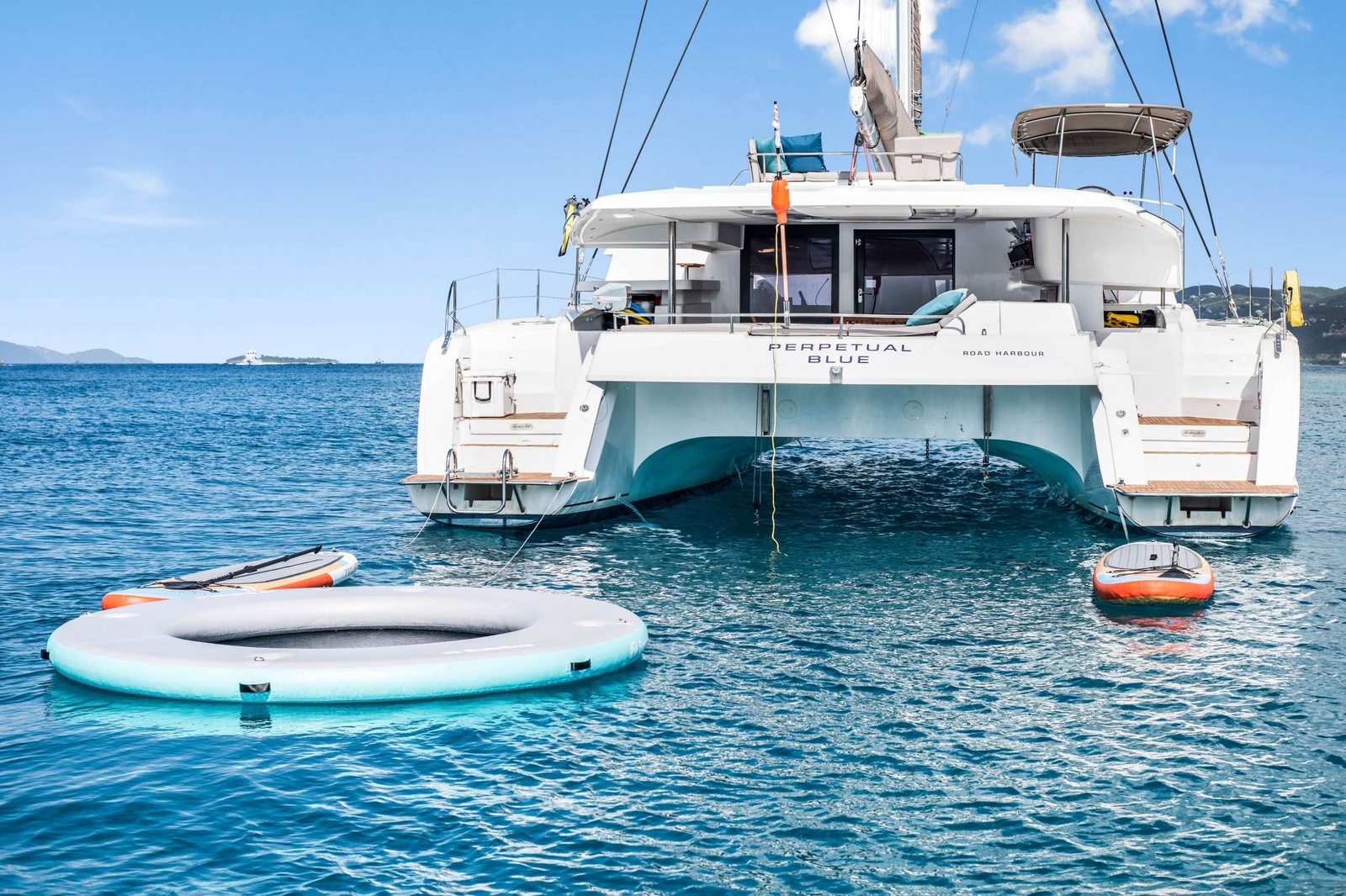 https://www.centralyachtagent.com/yachtadmin/yachtlg/yacht7114/7114brochure3.jpg