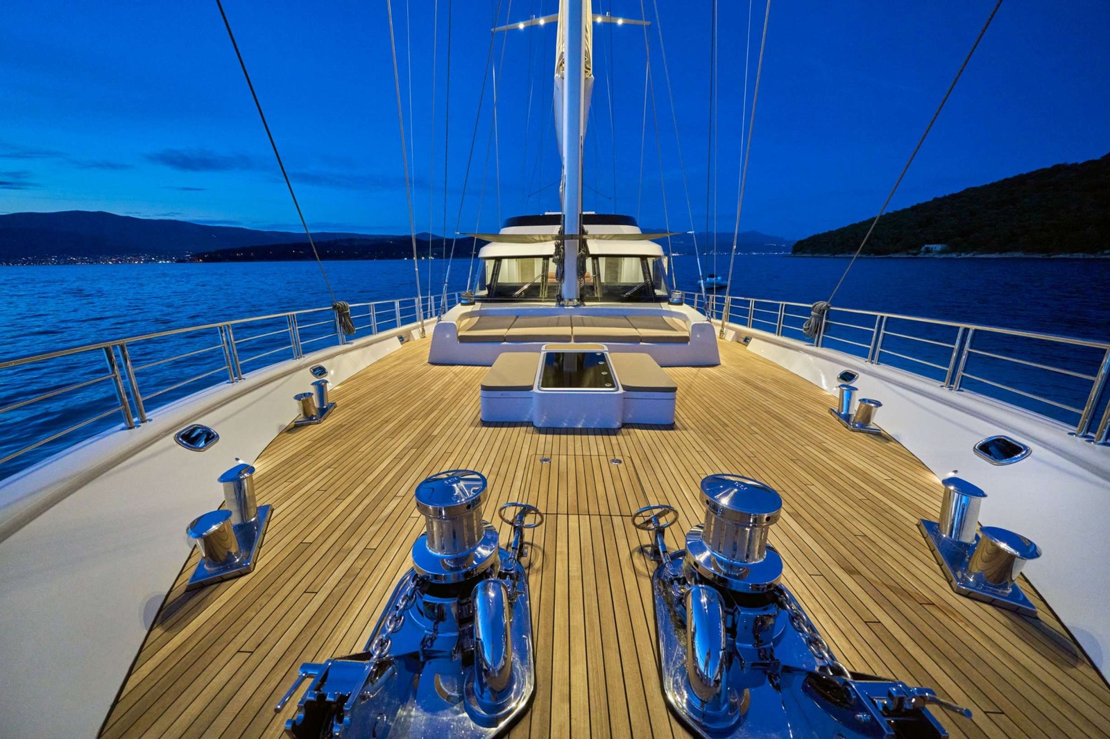 ACAPELLA Foredeck