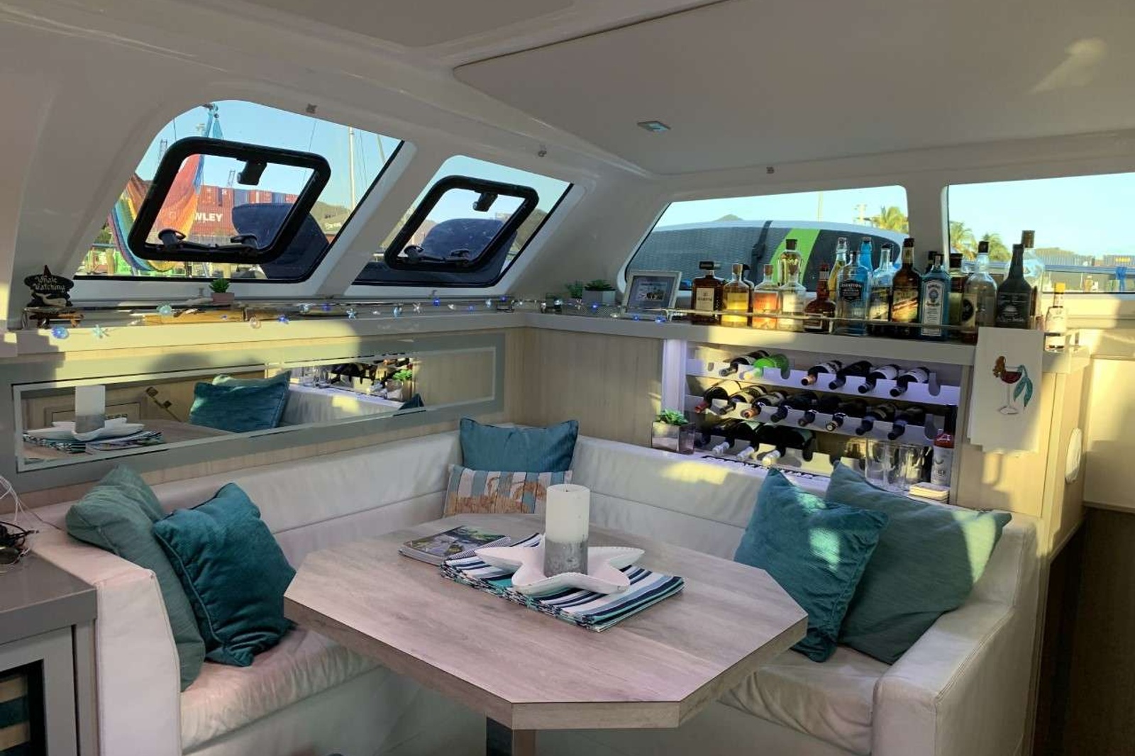 https://www.centralyachtagent.com/yachtadmin/yachtlg/yacht7175/7175brochure4.jpg