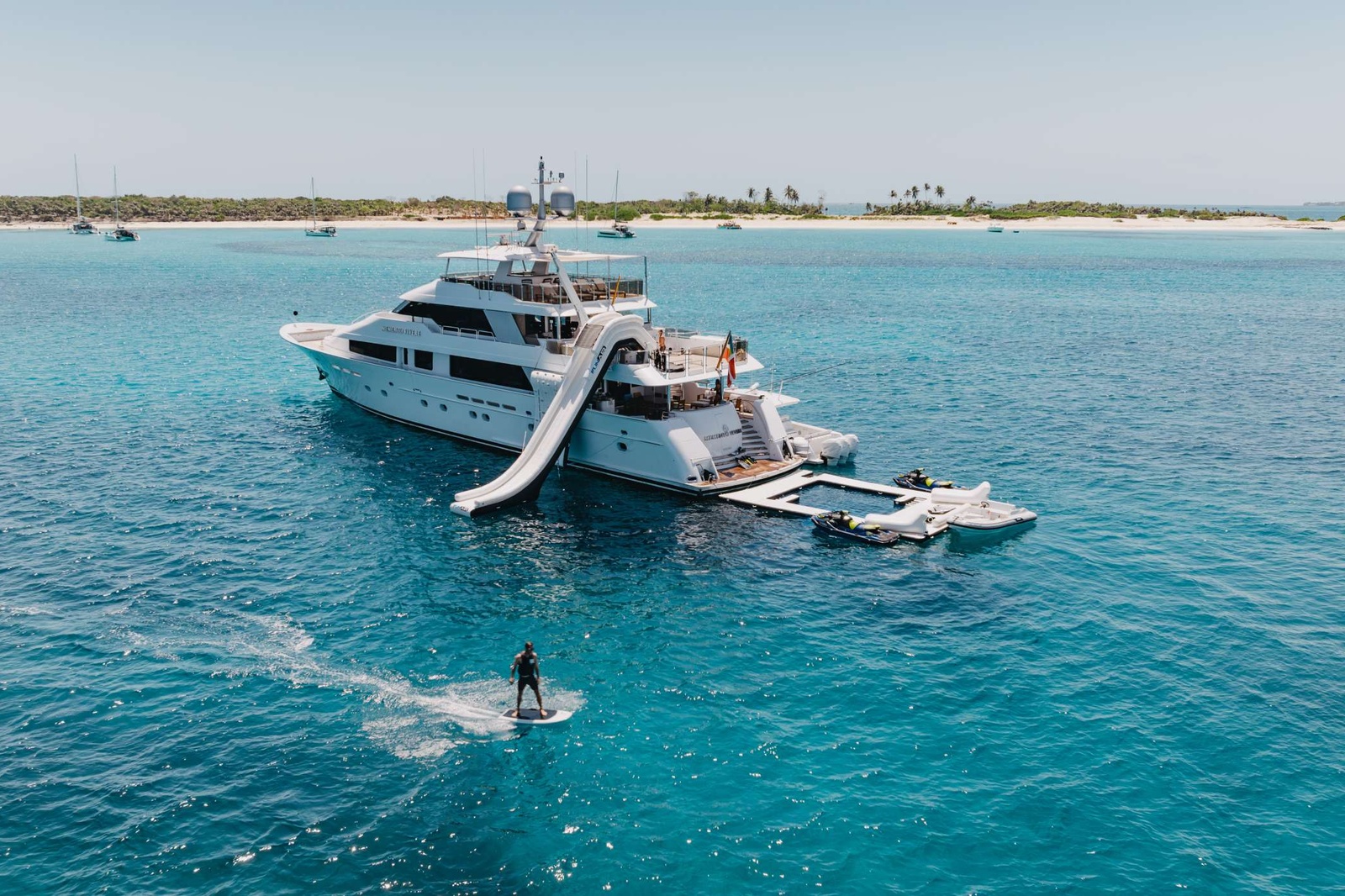 https://www.centralyachtagent.com/yachtadmin/yachtlg/yacht7205/7205brochure19.jpg