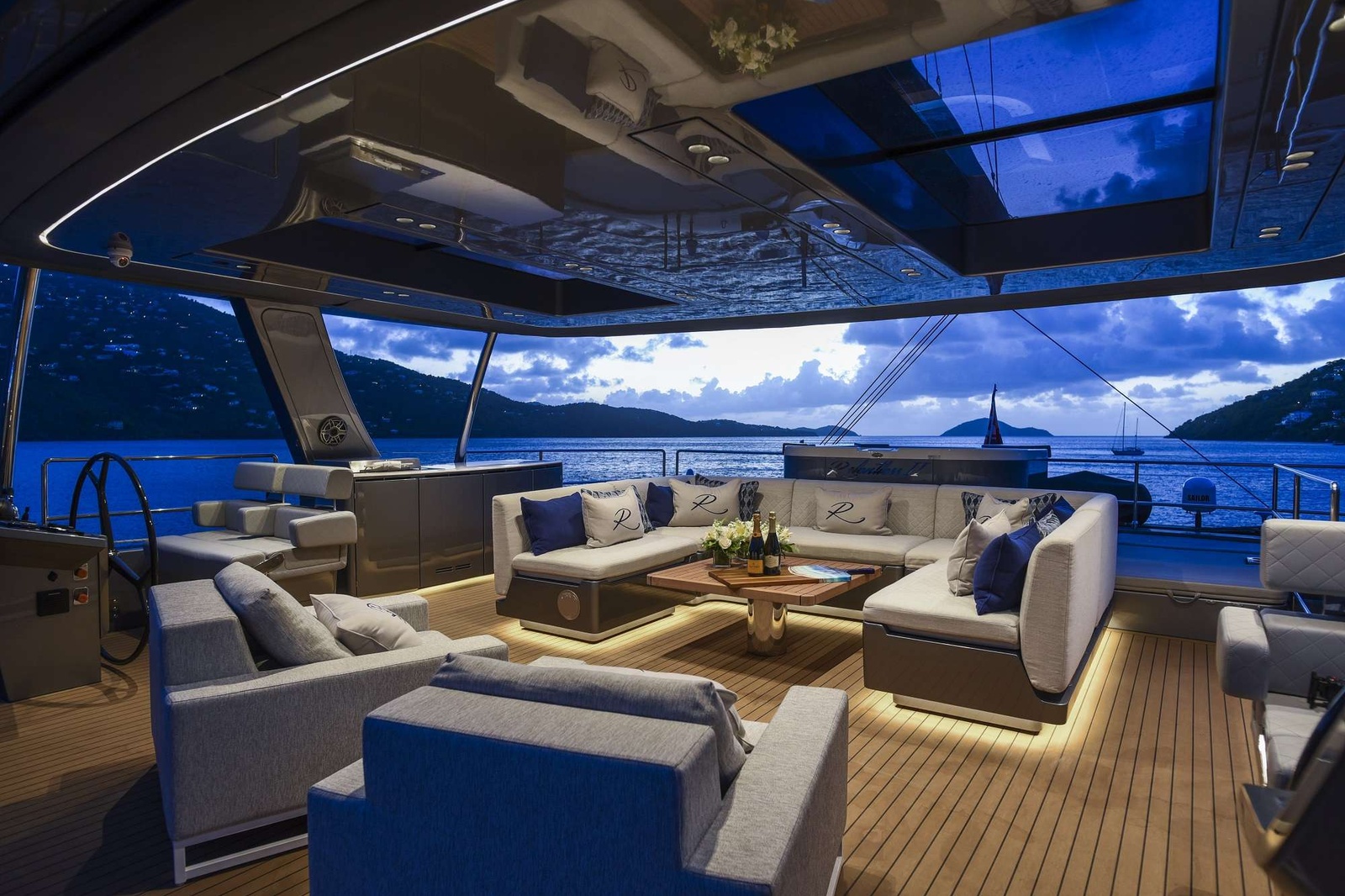 https://www.centralyachtagent.com/yachtadmin/yachtlg/yacht7290/7290brochure14.jpg