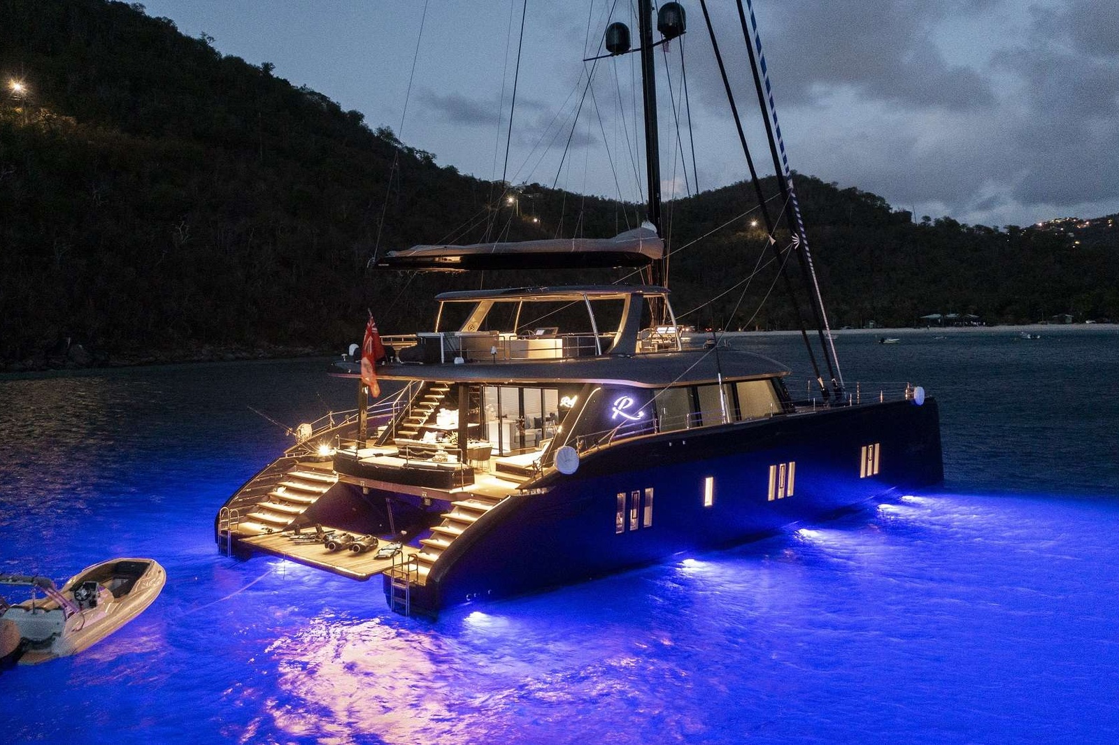 https://www.centralyachtagent.com/yachtadmin/yachtlg/yacht7290/7290brochure16.jpg