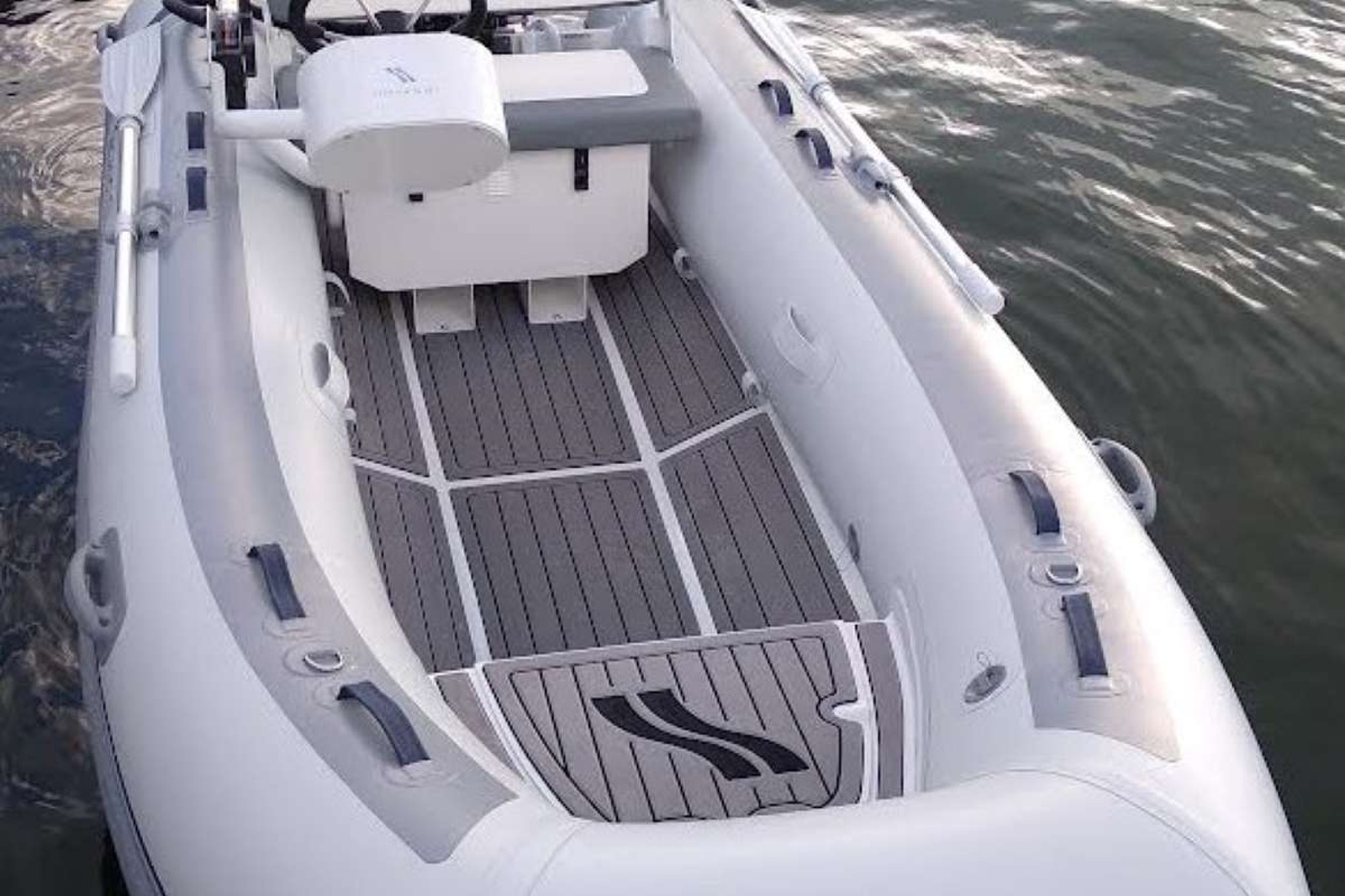 https://www.centralyachtagent.com/yachtadmin/yachtlg/yacht7422/7422brochure13.jpg