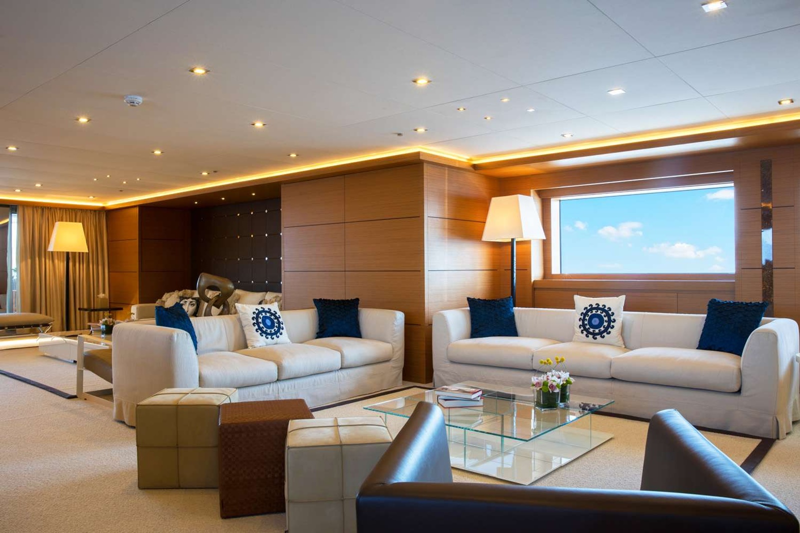 https://www.centralyachtagent.com/yachtadmin/yachtlg/yacht7629/7629brochure8.jpg