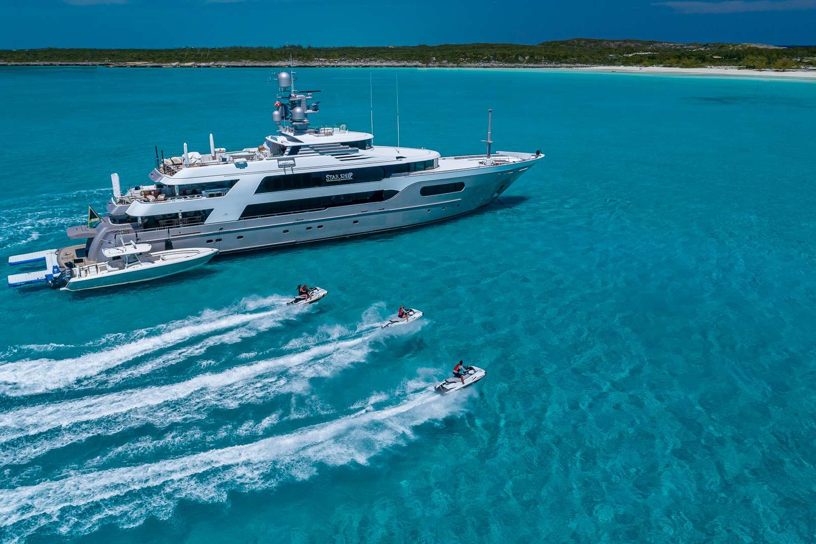 https://www.centralyachtagent.com/yachtadmin/yachtlg/yacht7751/7751brochure1.jpg