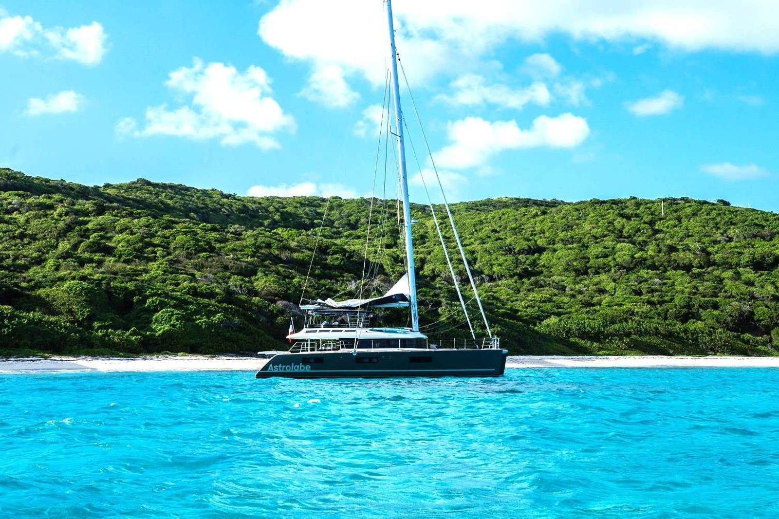 https://www.centralyachtagent.com/yachtadmin/yachtlg/yacht7782/7782brochure1.jpg