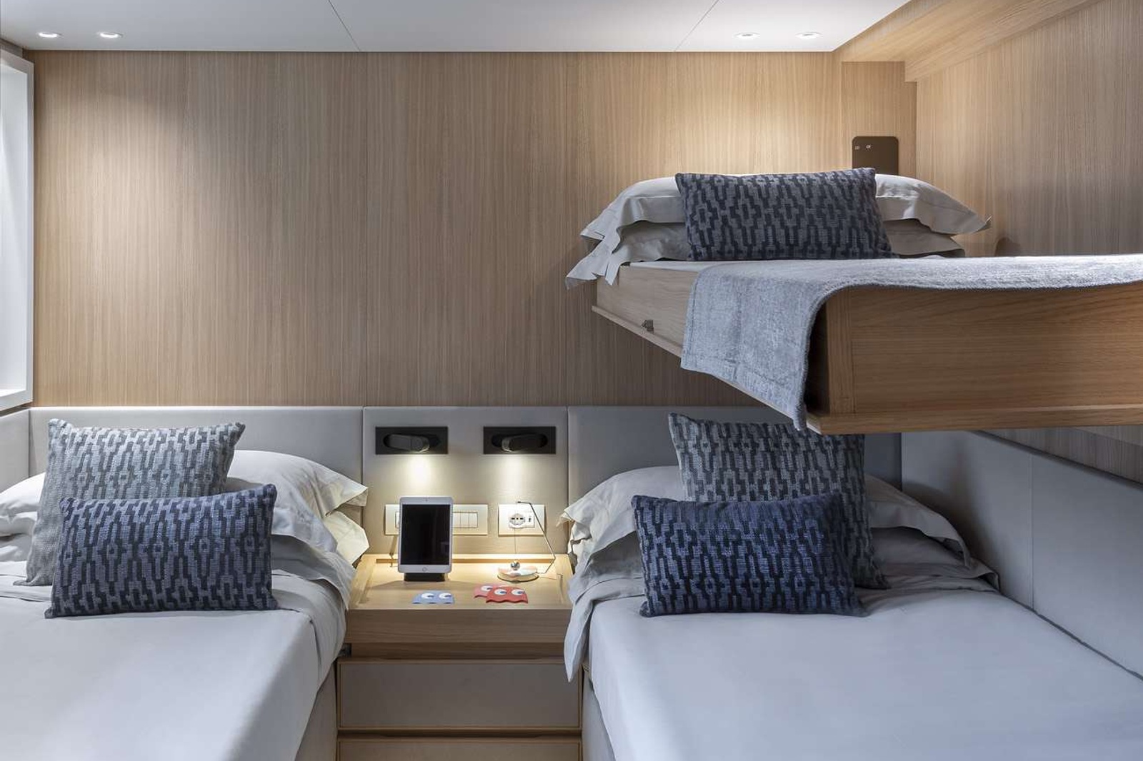 Twin stateroom with pullman berth
