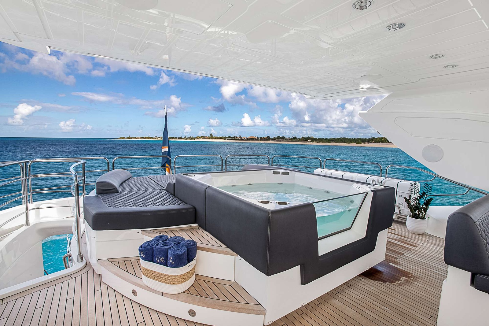 https://www.centralyachtagent.com/yachtadmin/yachtlg/yacht7925/7925brochure10.jpg