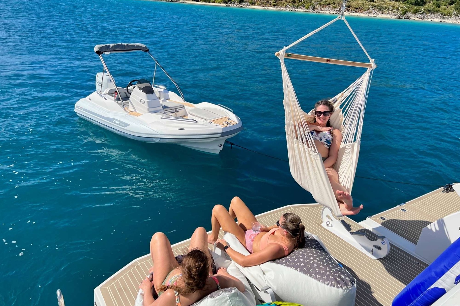 https://www.centralyachtagent.com/yachtadmin/yachtlg/yacht7969/7969brochure15.jpg