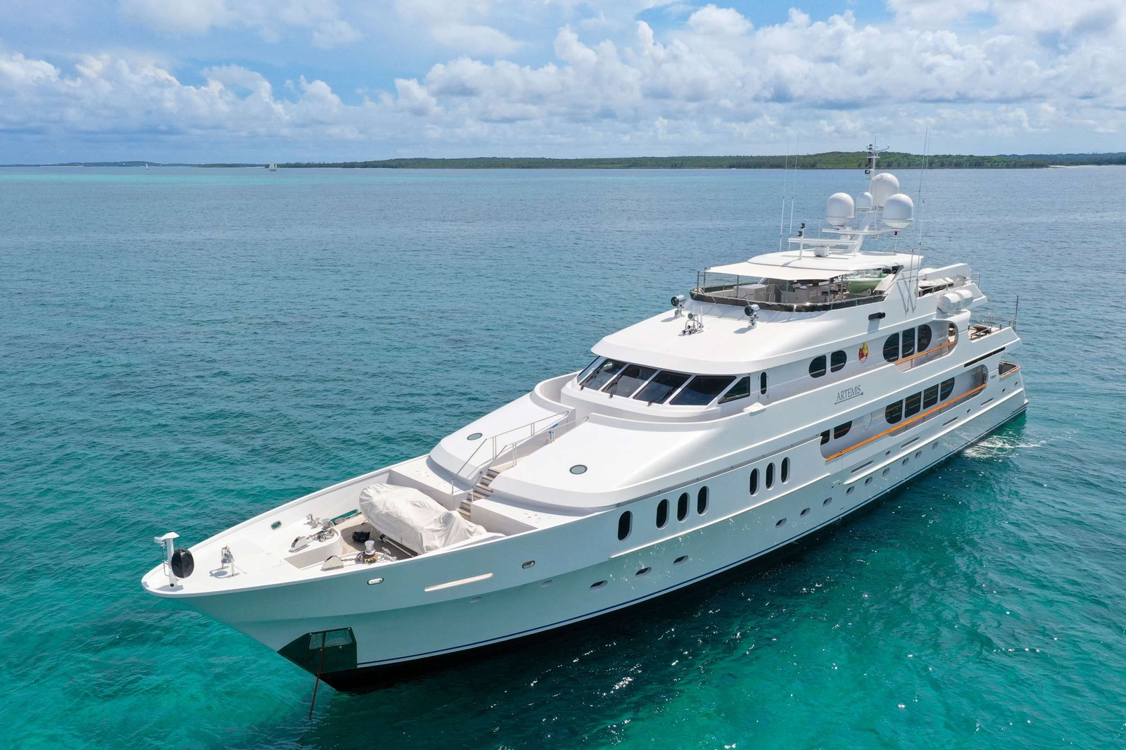 https://www.centralyachtagent.com/yachtadmin/yachtlg/yacht8149/8149brochure1.jpg