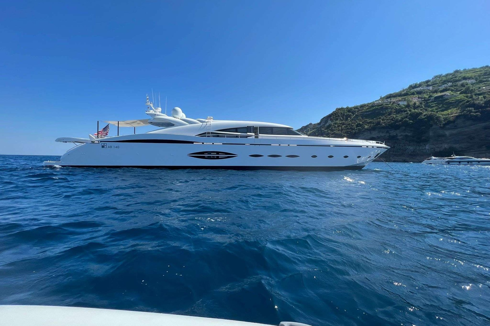 https://www.centralyachtagent.com/yachtadmin/yachtlg/yacht8254/8254brochure2.jpg