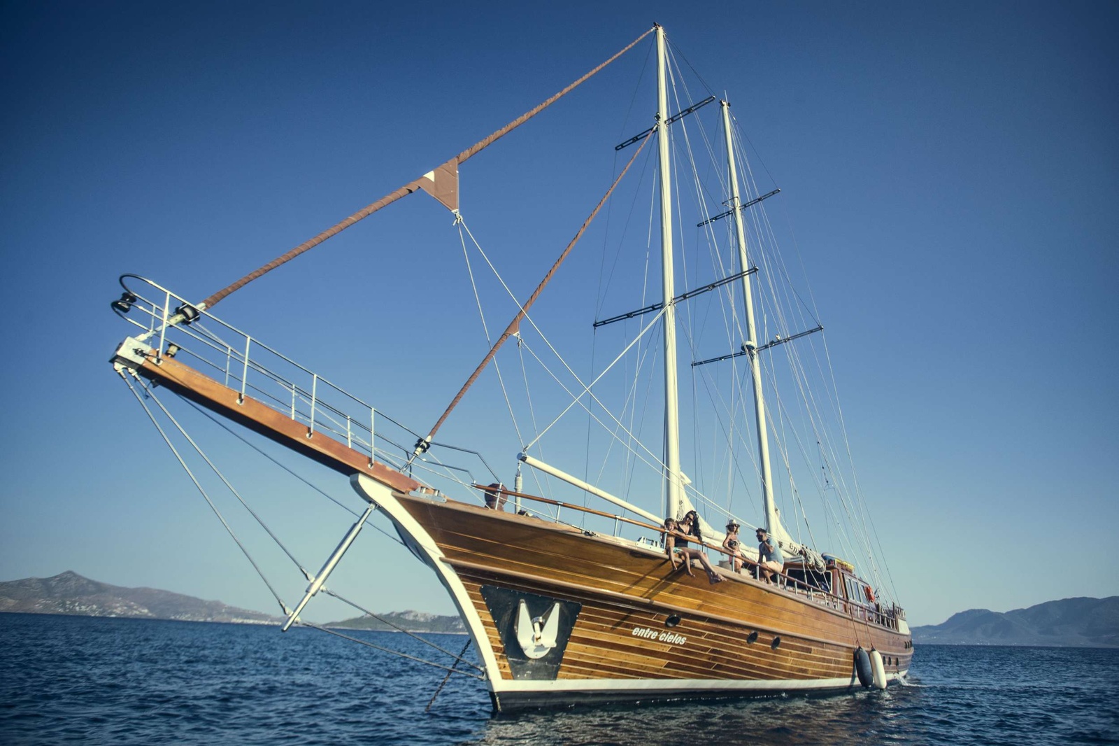 Imagine exploring the Greek islands on a private, floating five-room boutique hotel. This is no maritime dream: You’re cruising the Mediterranean on S/Y Entre Cielos, discovering local cultures, sharing sunsets with friends, unwinding — living your life to the fullest. From Plato to Socrates, S/Y Entre Cielos’ five luxurious, air-conditioned cabins honor Greece’s most celebrated philosophers. Right down to their finest works – close at hand to skim or study. The S/Y Entre Cielos features five cabins for up to 12 guests, each named after a Greek philosopher. You’ll find the books they wrote waiting in your cabin to peruse at your leisure. Who knows? Maybe after your maritime vacation, you’ll be quoting Greek philosophy while recounting your discoveries ashore.