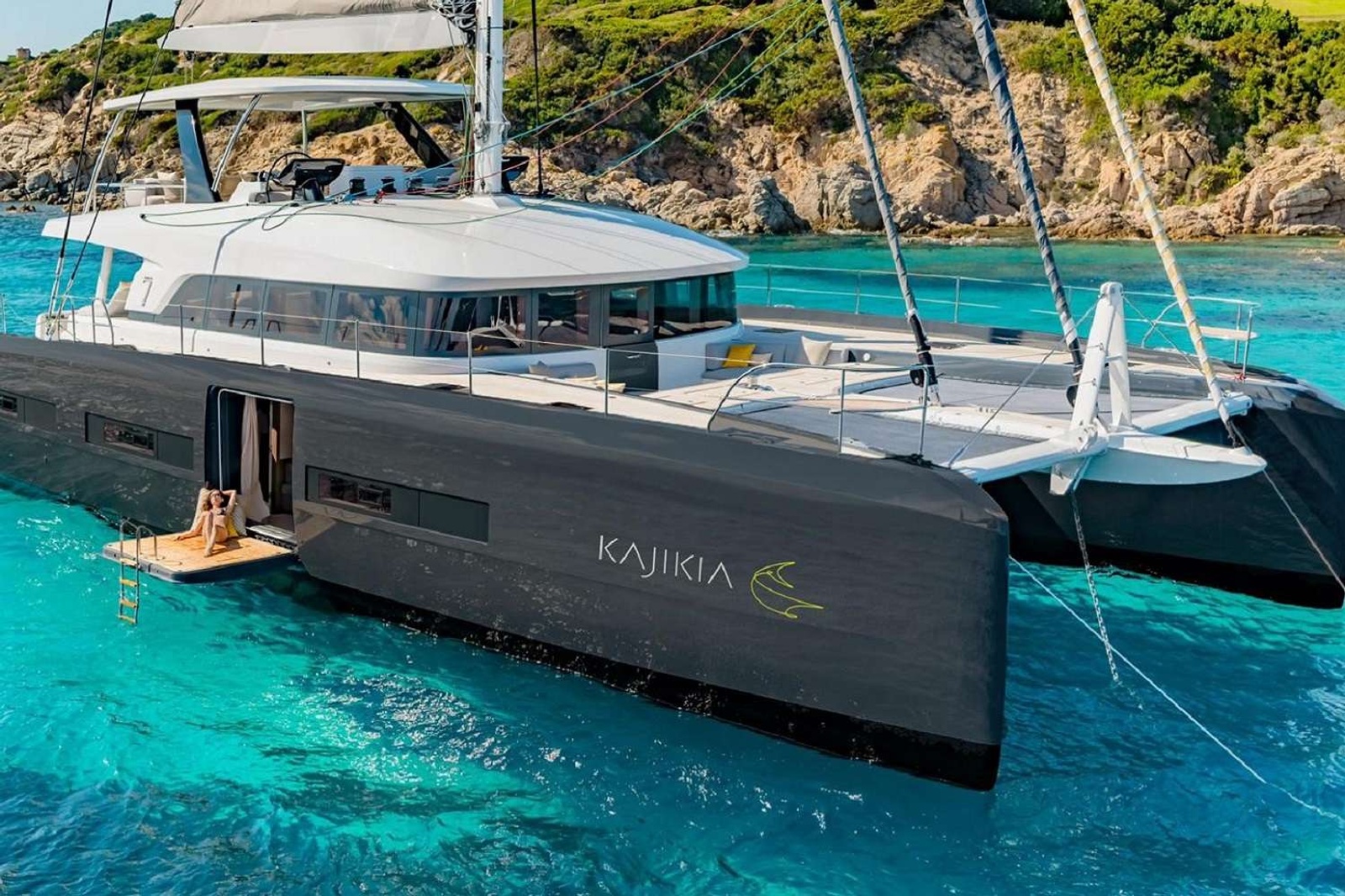 https://www.centralyachtagent.com/yachtadmin/yachtlg/yacht8442/8442brochure1.jpg