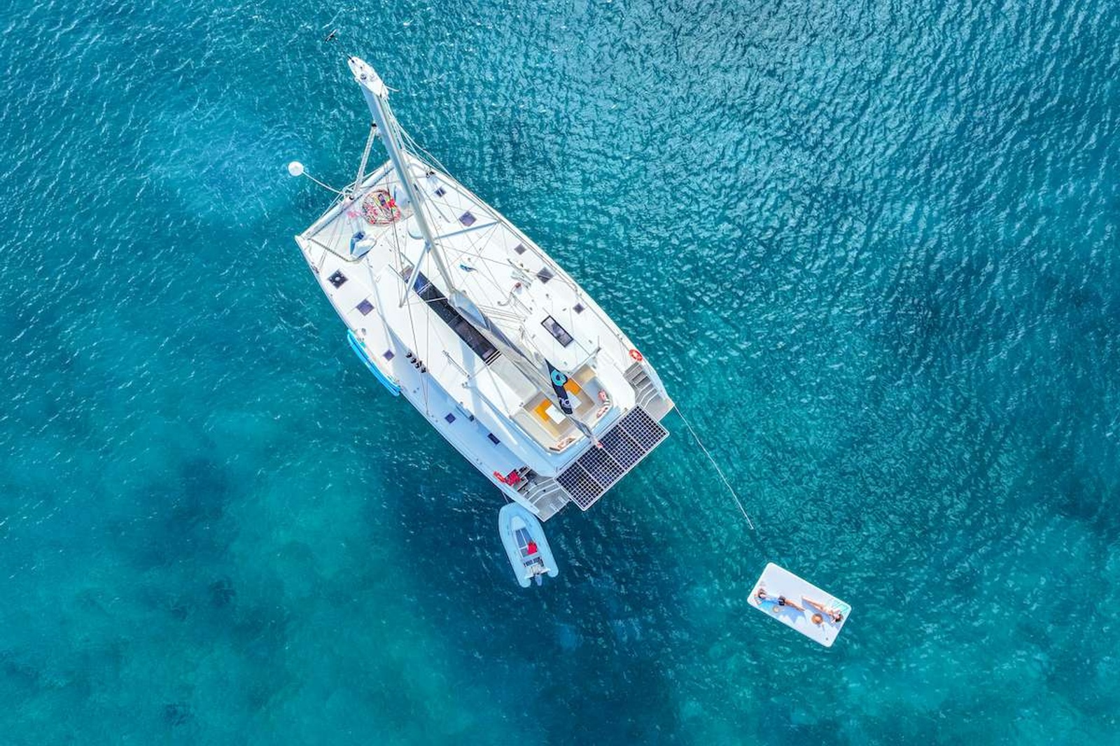 https://www.centralyachtagent.com/yachtadmin/yachtlg/yacht8506/8506brochure19.jpg