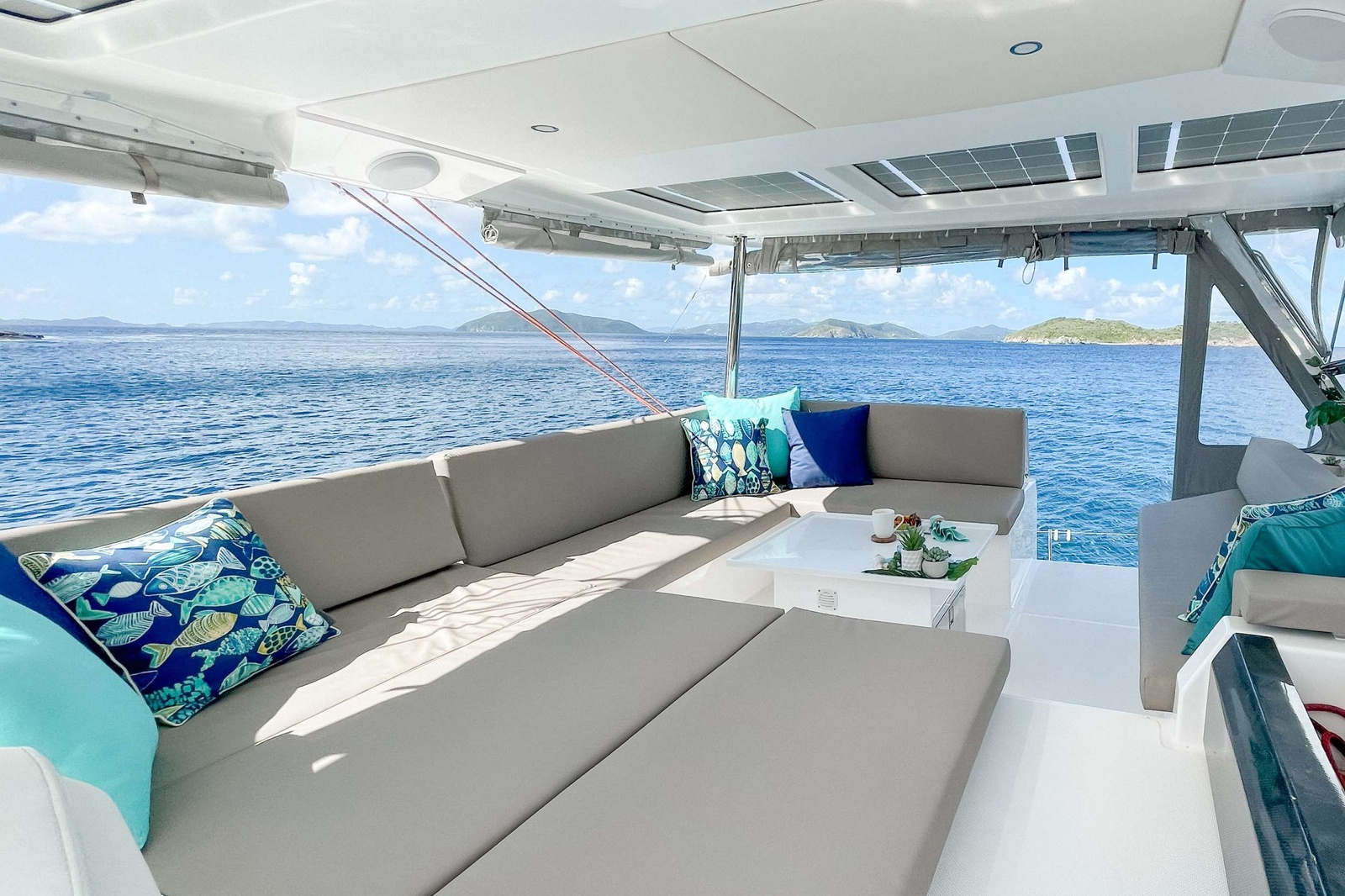 https://www.centralyachtagent.com/yachtadmin/yachtlg/yacht8697/8697brochure13.jpg