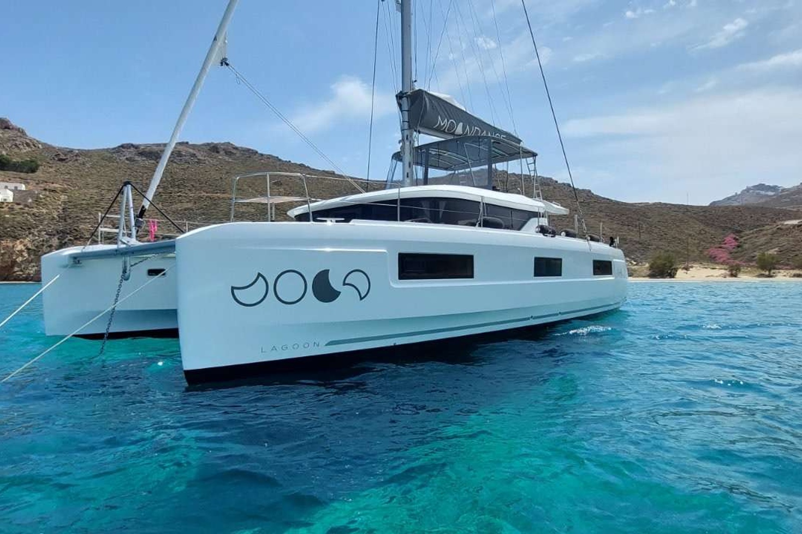 https://www.centralyachtagent.com/yachtadmin/yachtlg/yacht8700/8700brochure13.jpg