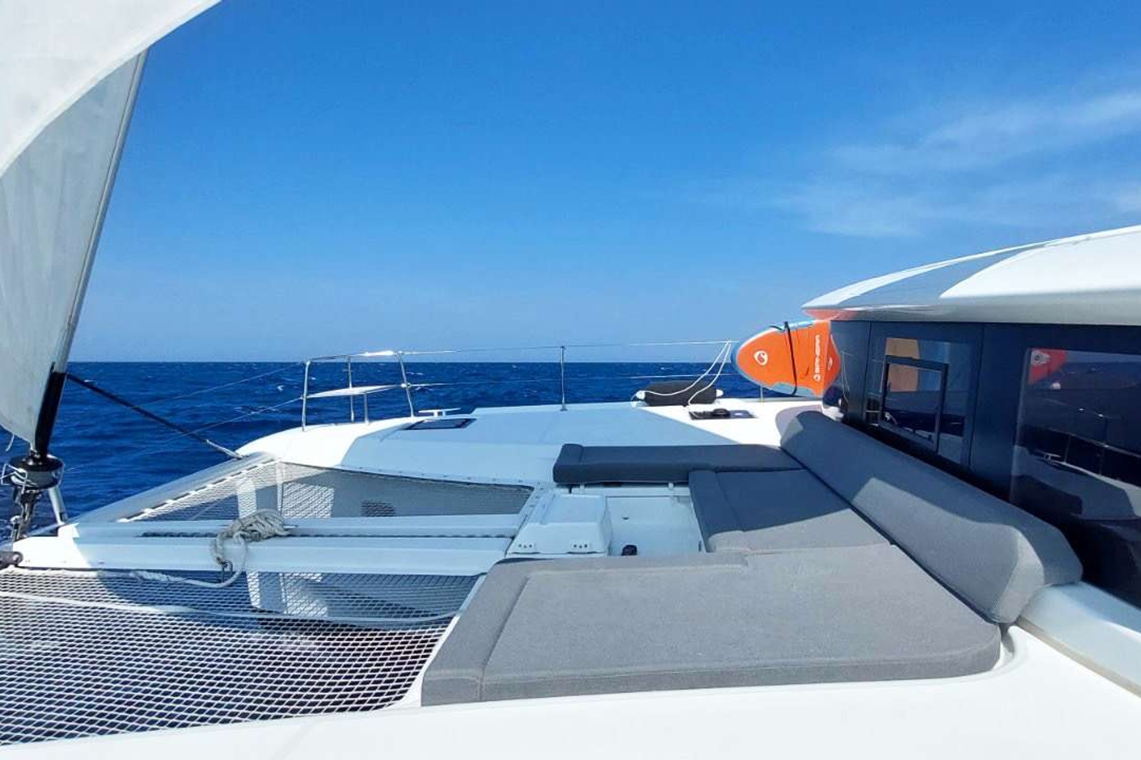 https://www.centralyachtagent.com/yachtadmin/yachtlg/yacht8700/8700brochure16.jpg