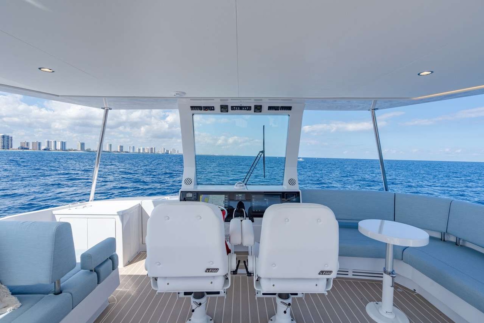 https://www.centralyachtagent.com/yachtadmin/yachtlg/yacht8809/8809brochure17.jpg