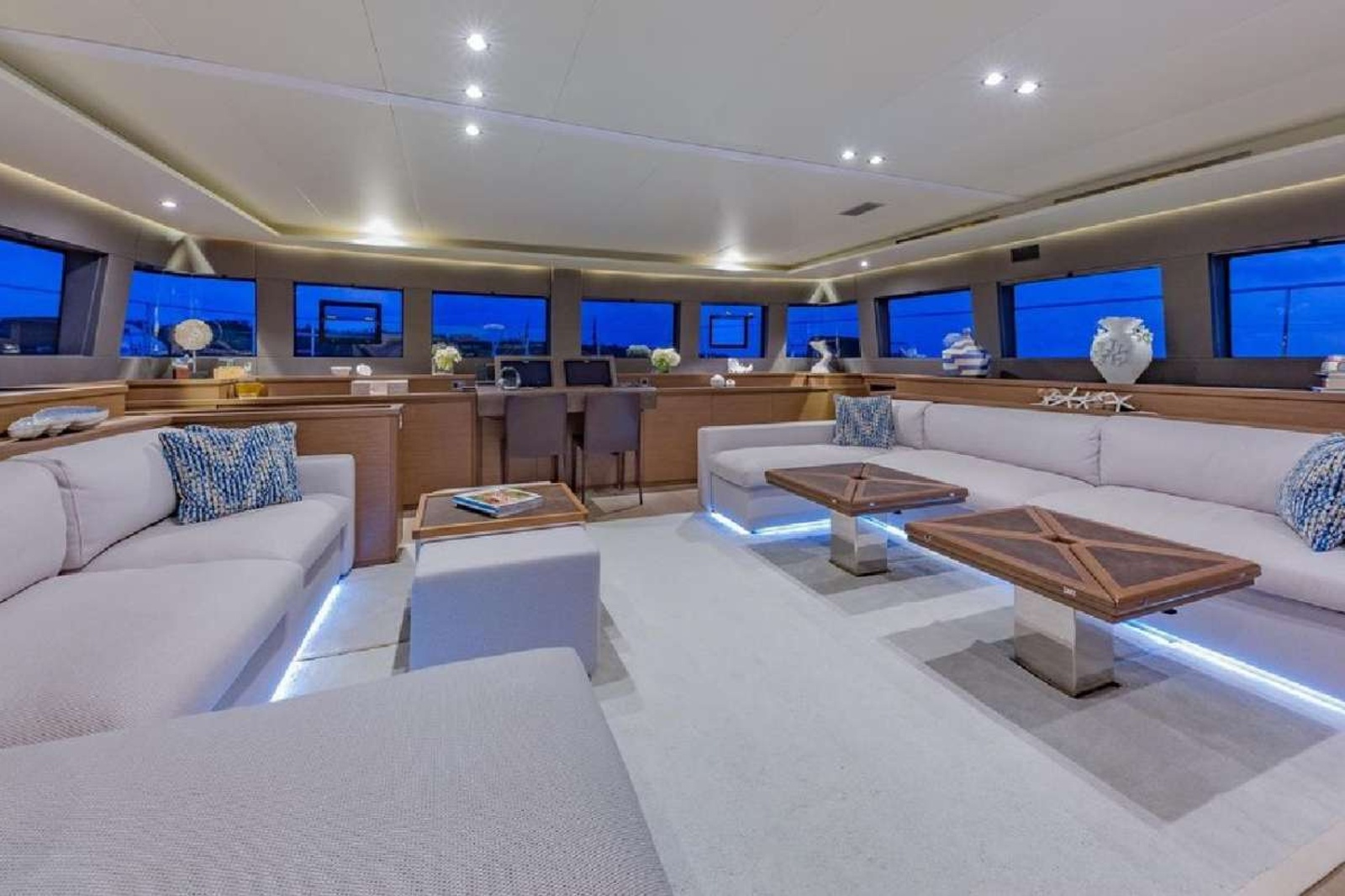 https://www.centralyachtagent.com/yachtadmin/yachtlg/yacht8846/8846brochure12.jpg