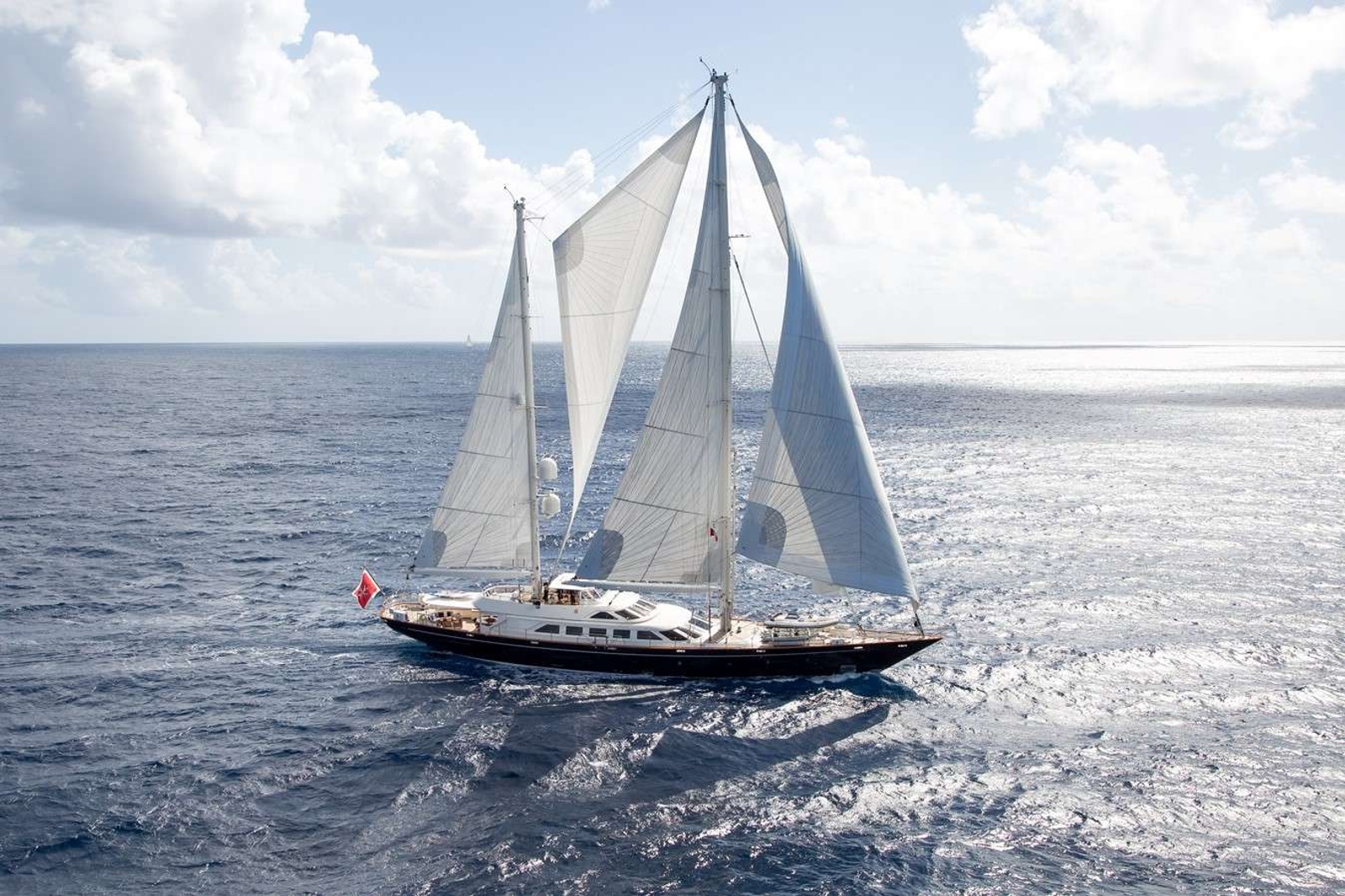 https://www.centralyachtagent.com/yachtadmin/yachtlg/yacht8873/8873brochure17.jpg