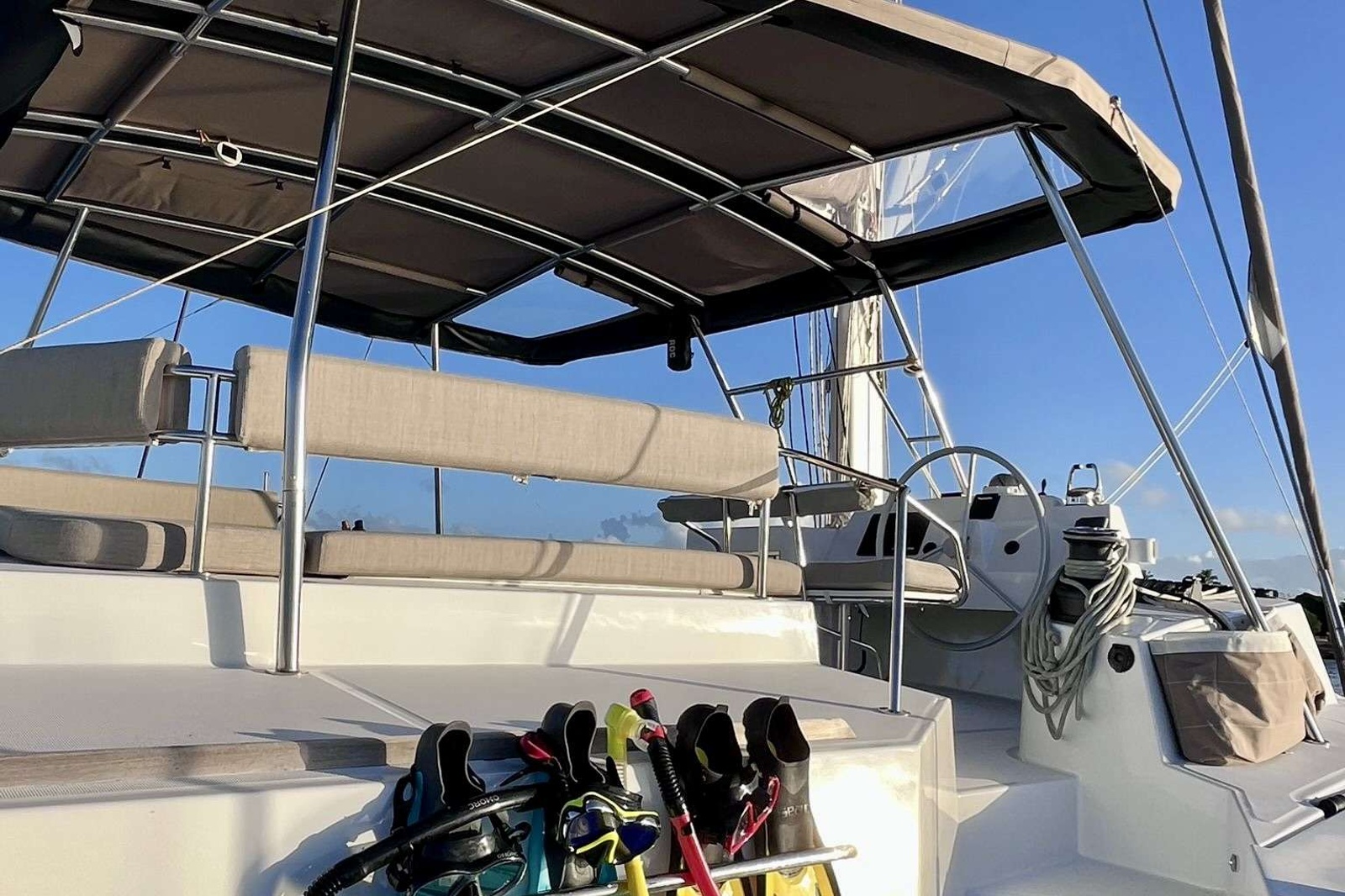 https://www.centralyachtagent.com/yachtadmin/yachtlg/yacht8878/8878brochure15.jpg