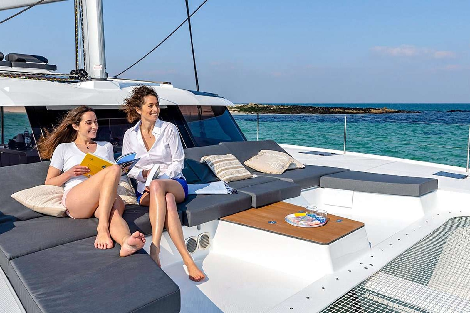 https://www.centralyachtagent.com/yachtadmin/yachtlg/yacht8932/8932brochure4.jpg