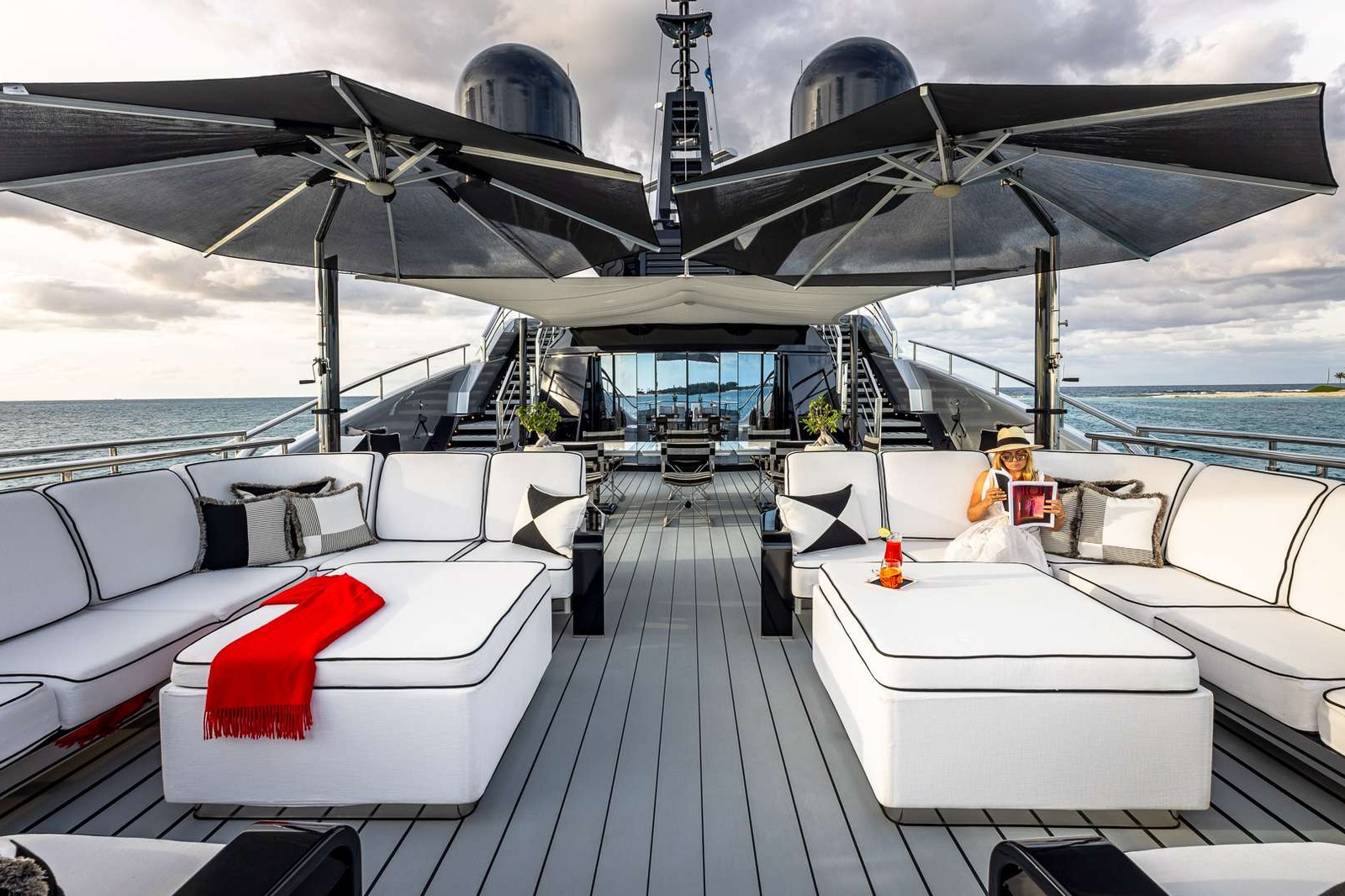 https://www.centralyachtagent.com/yachtadmin/yachtlg/yacht8936/8936brochure10.jpg