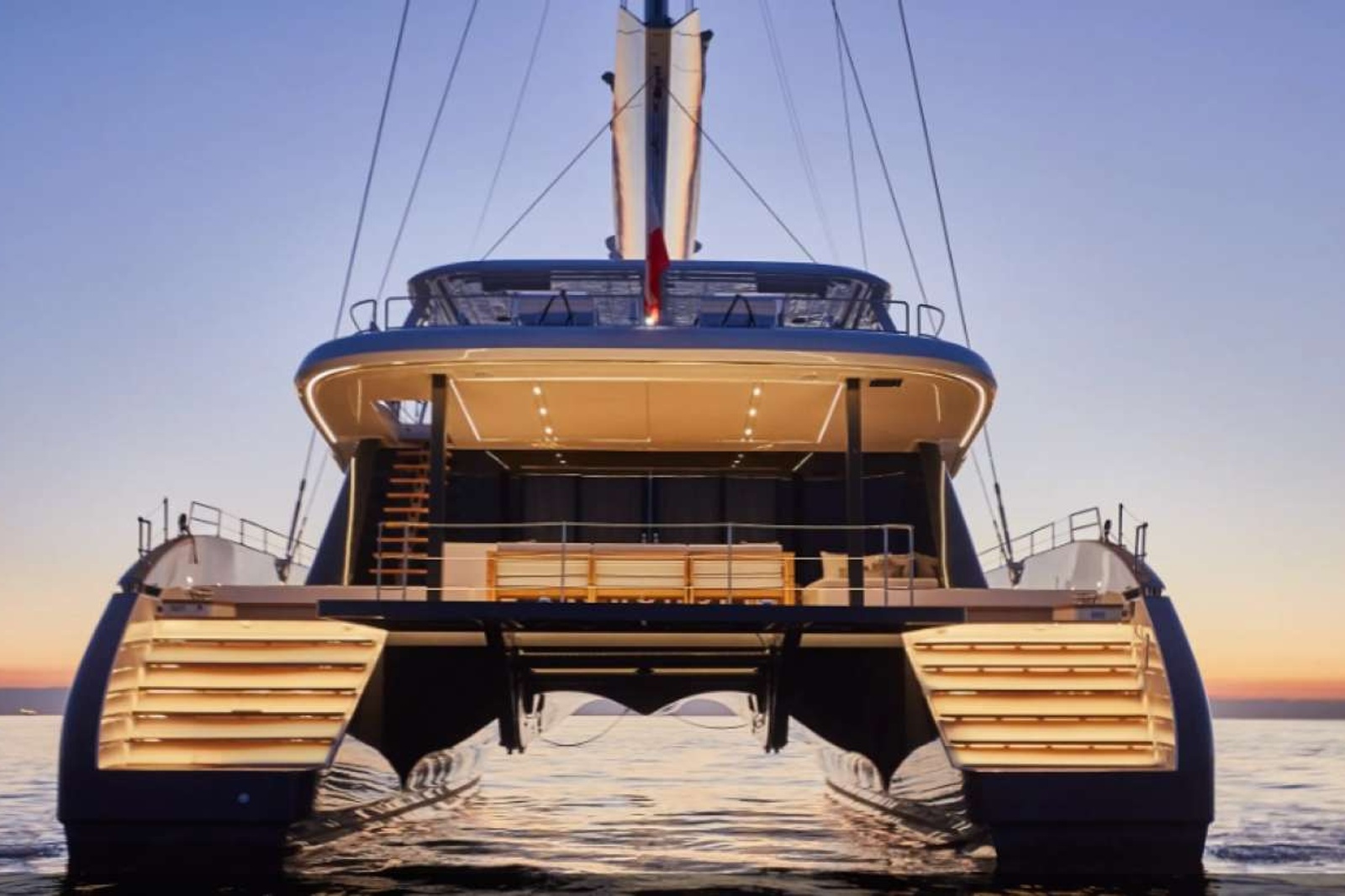 https://www.centralyachtagent.com/yachtadmin/yachtlg/yacht8947/8947brochure6.jpg